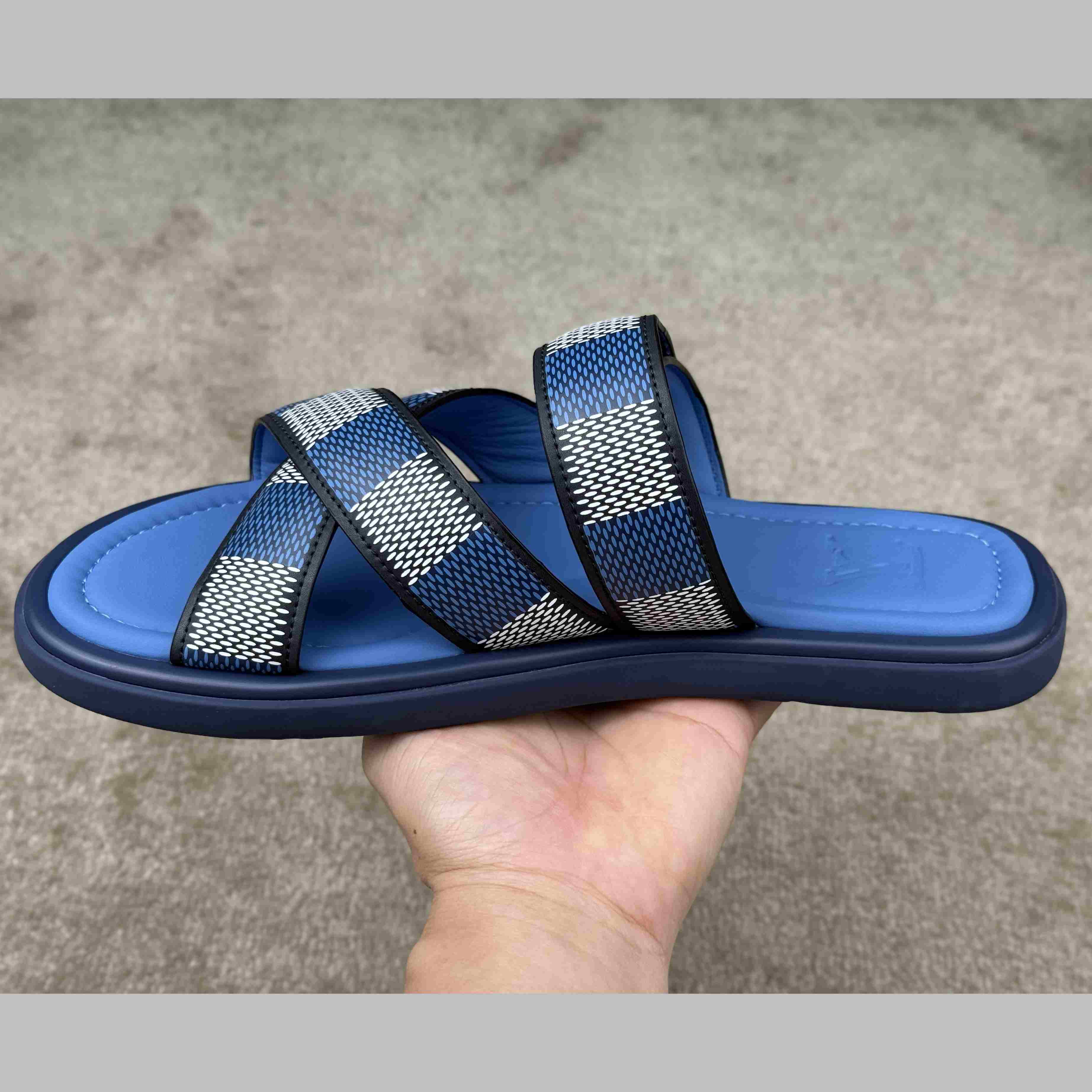 Louis Vuitton LV Venice Mule    1ACRIB - 