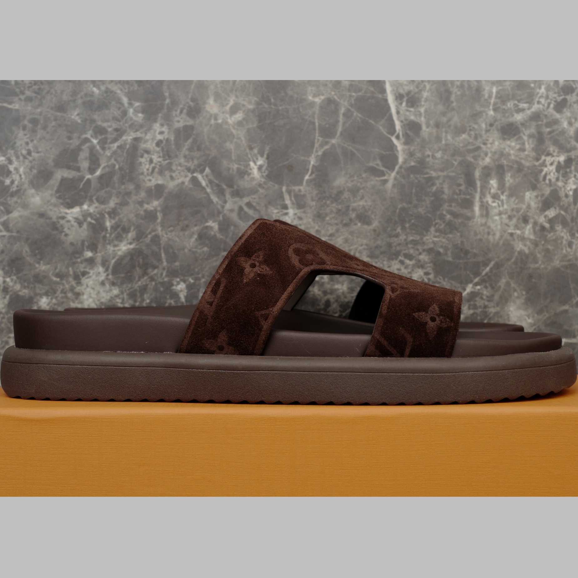 Louis Vuitton LV Oasis Mule   1AHSF9 - DesignerGu