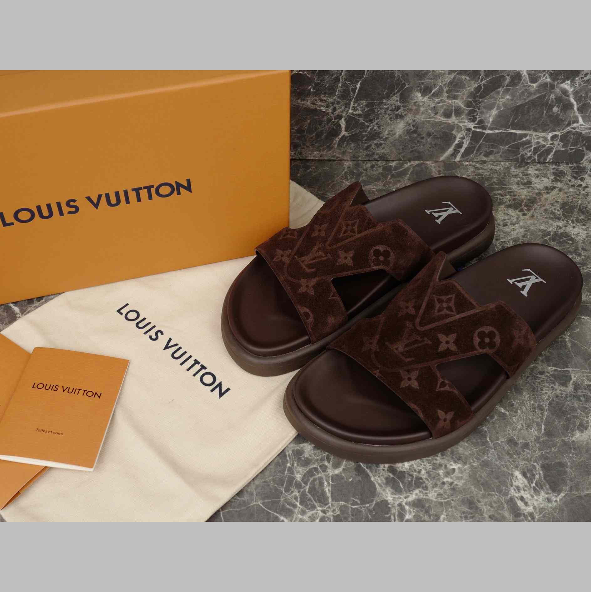 Louis Vuitton LV Oasis Mule   1AHSF9 - DesignerGu