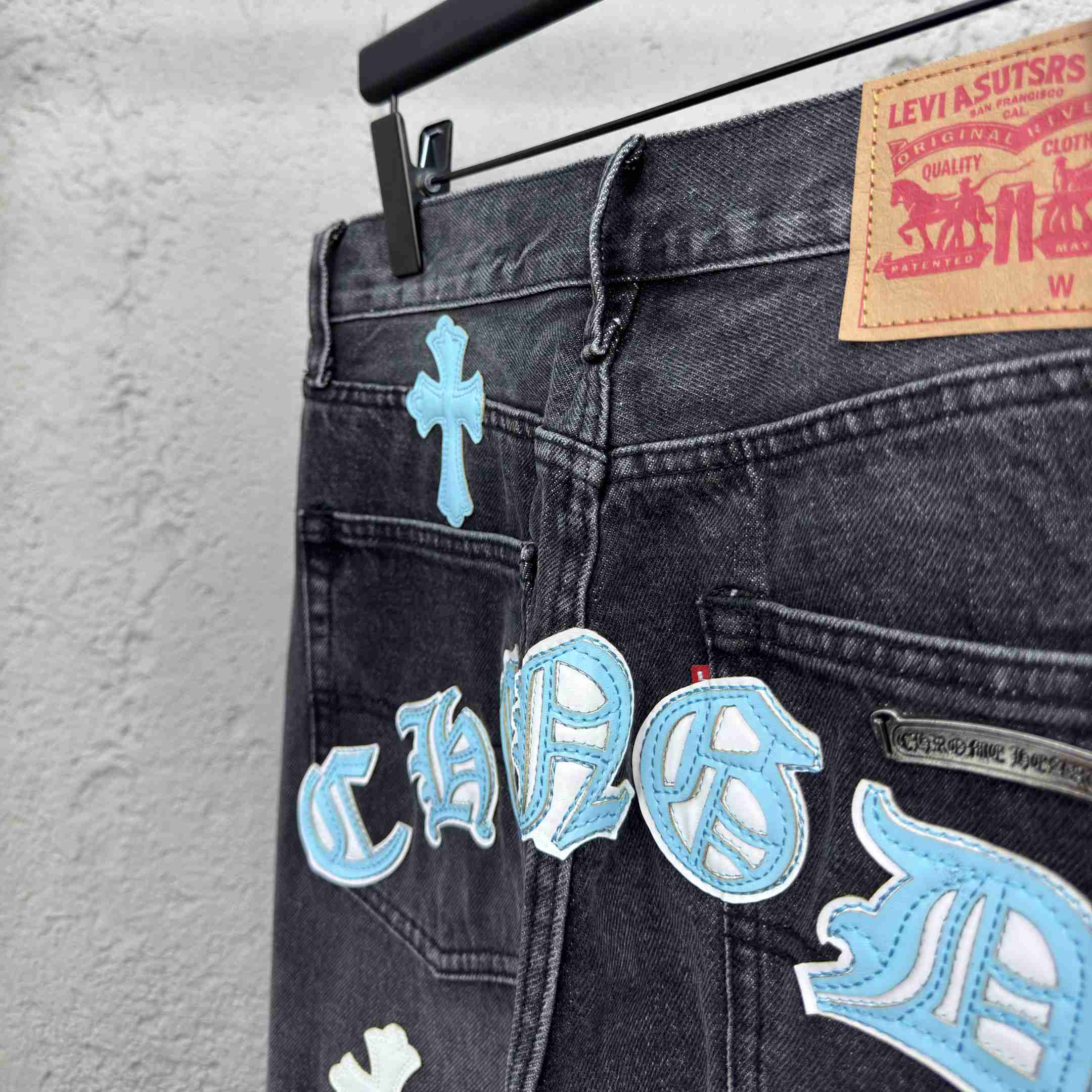 Chrome Hearts Jeans - DesignerGu