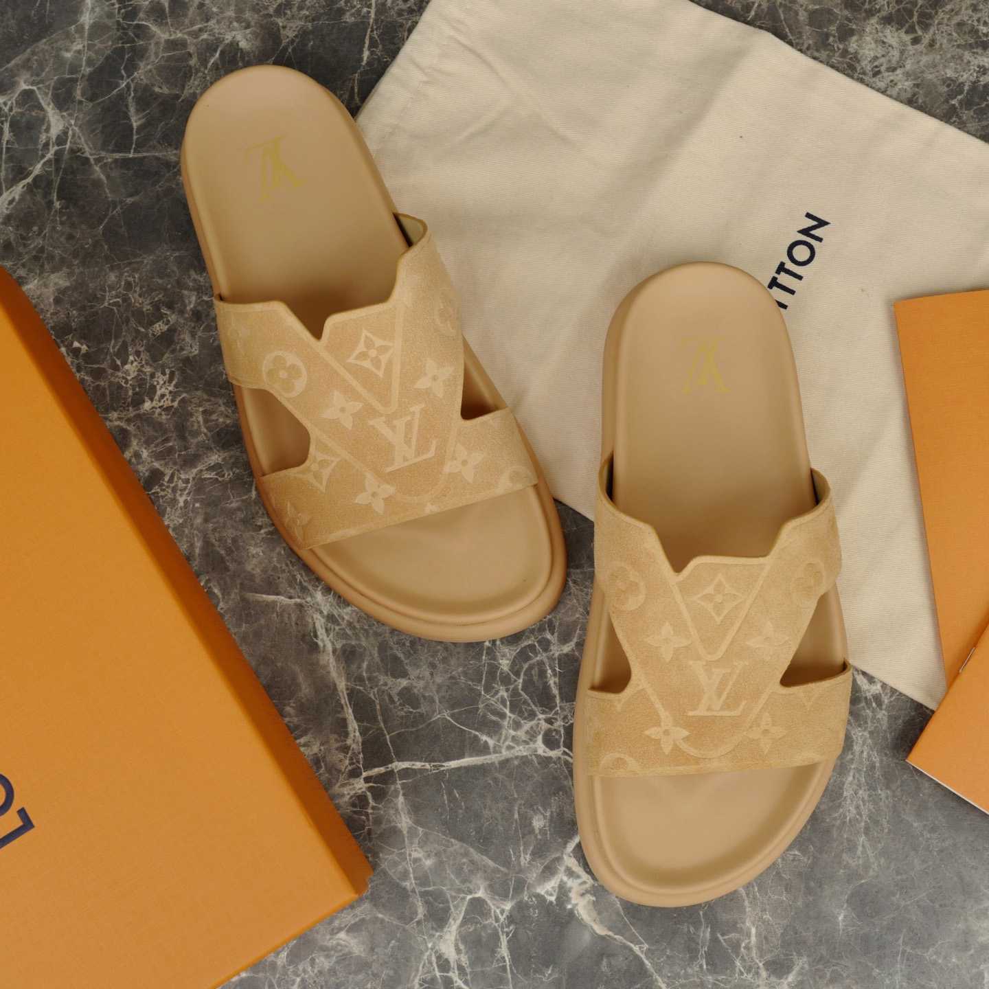 Louis Vuitton LV Oasis Mule   1AHSET - DesignerGu