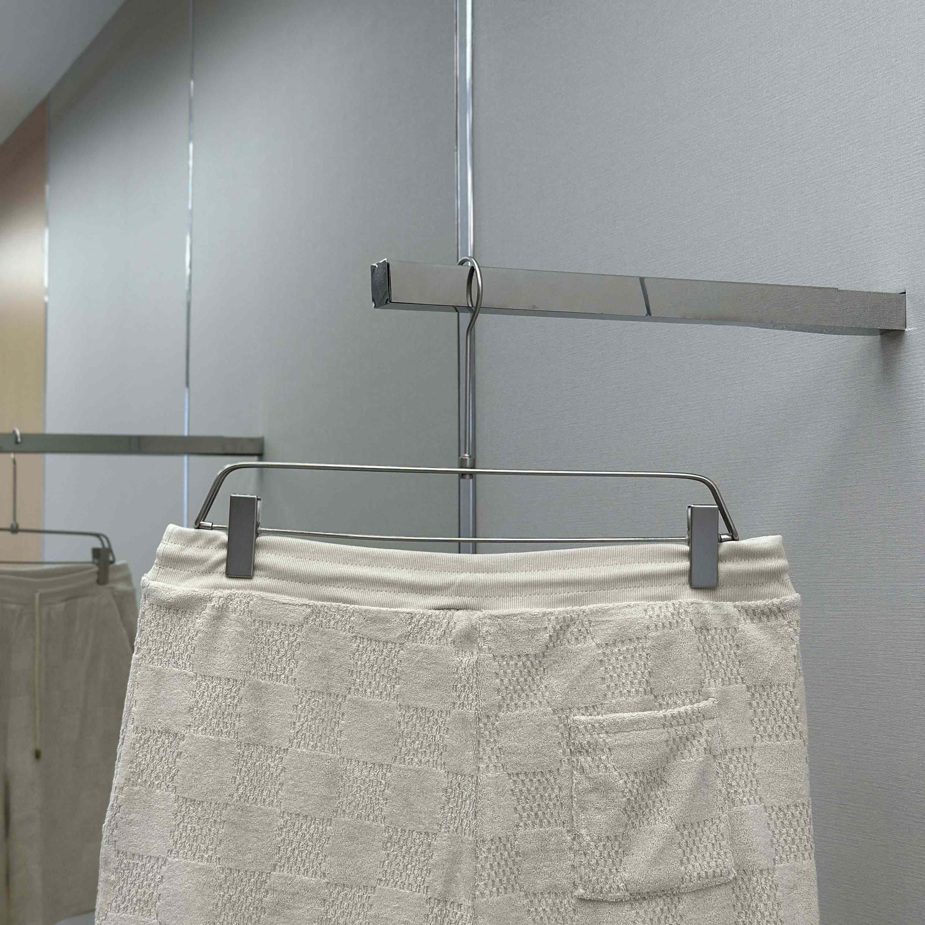 Louis Vuitton Damier French Terry Shorts   1AHUVJ - DesignerGu