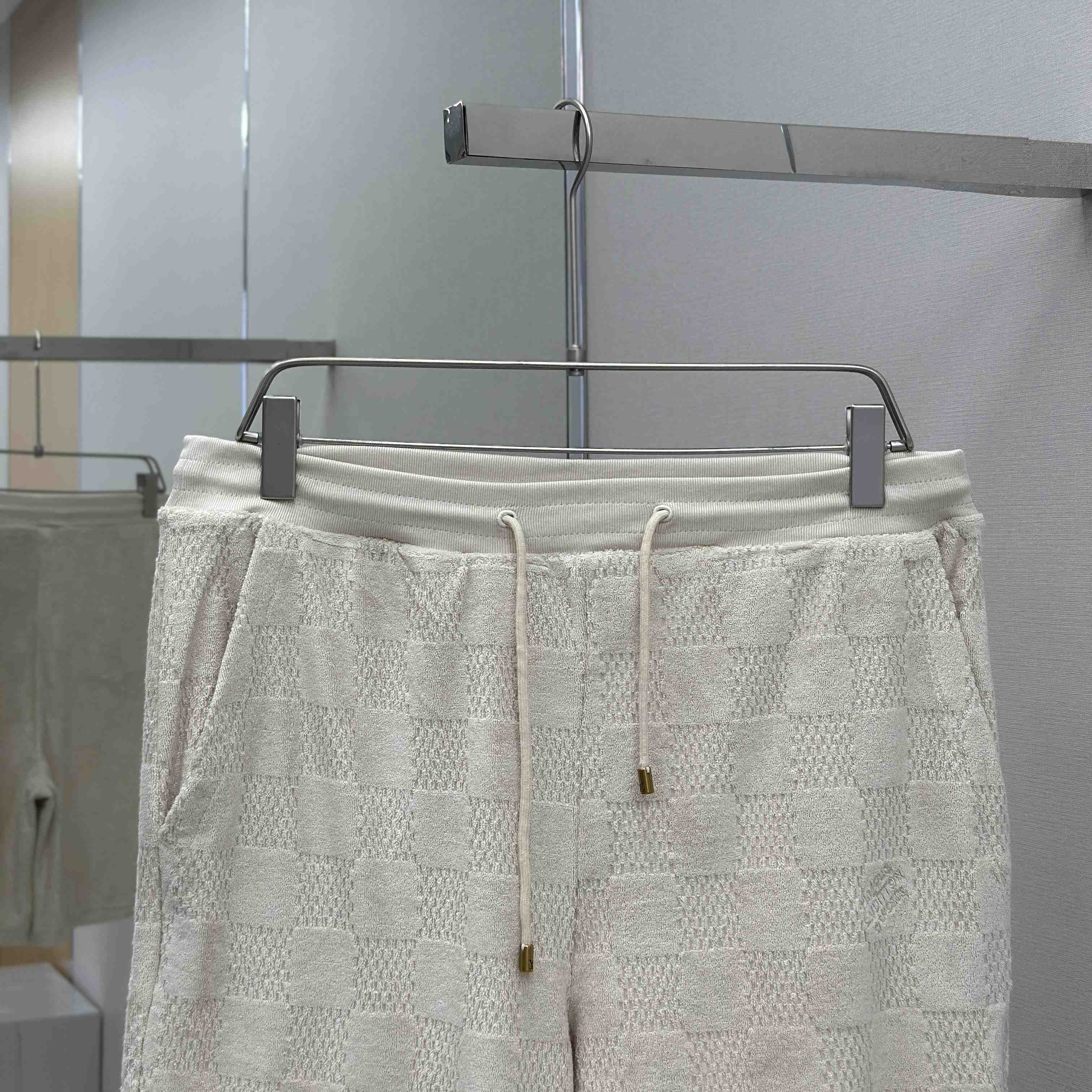 Louis Vuitton Damier French Terry Shorts   1AHUVJ - DesignerGu