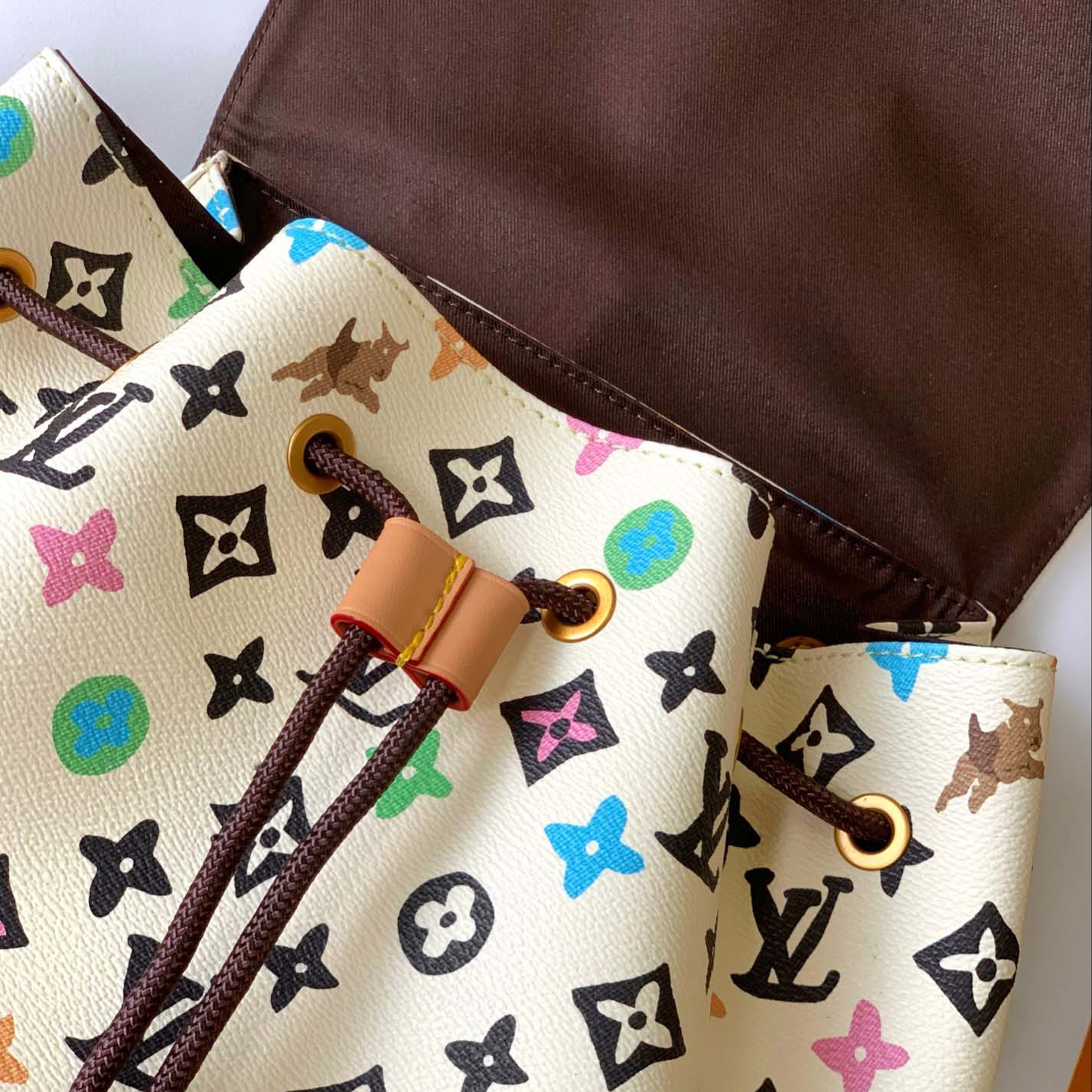Louis Vuitton Christopher MM   M25240 - DesignerGu