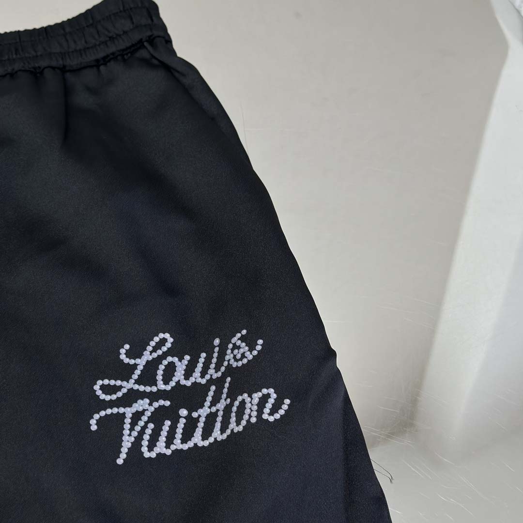 Louis Vuitton Printed Signature Silk Shorts   1AIMG3 - DesignerGu
