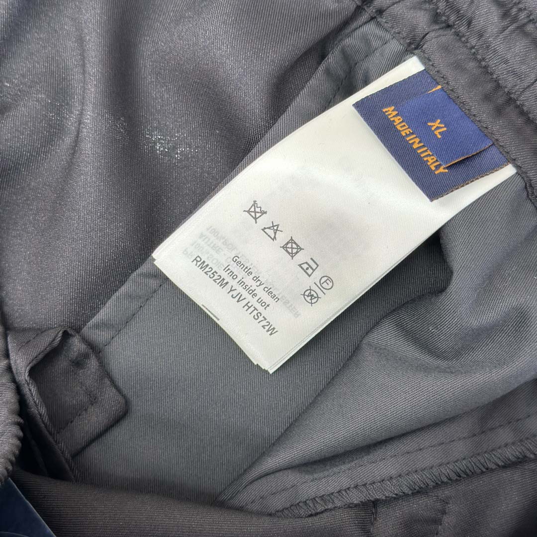 Louis Vuitton Printed Signature Silk Shorts   1AIMG3 - DesignerGu