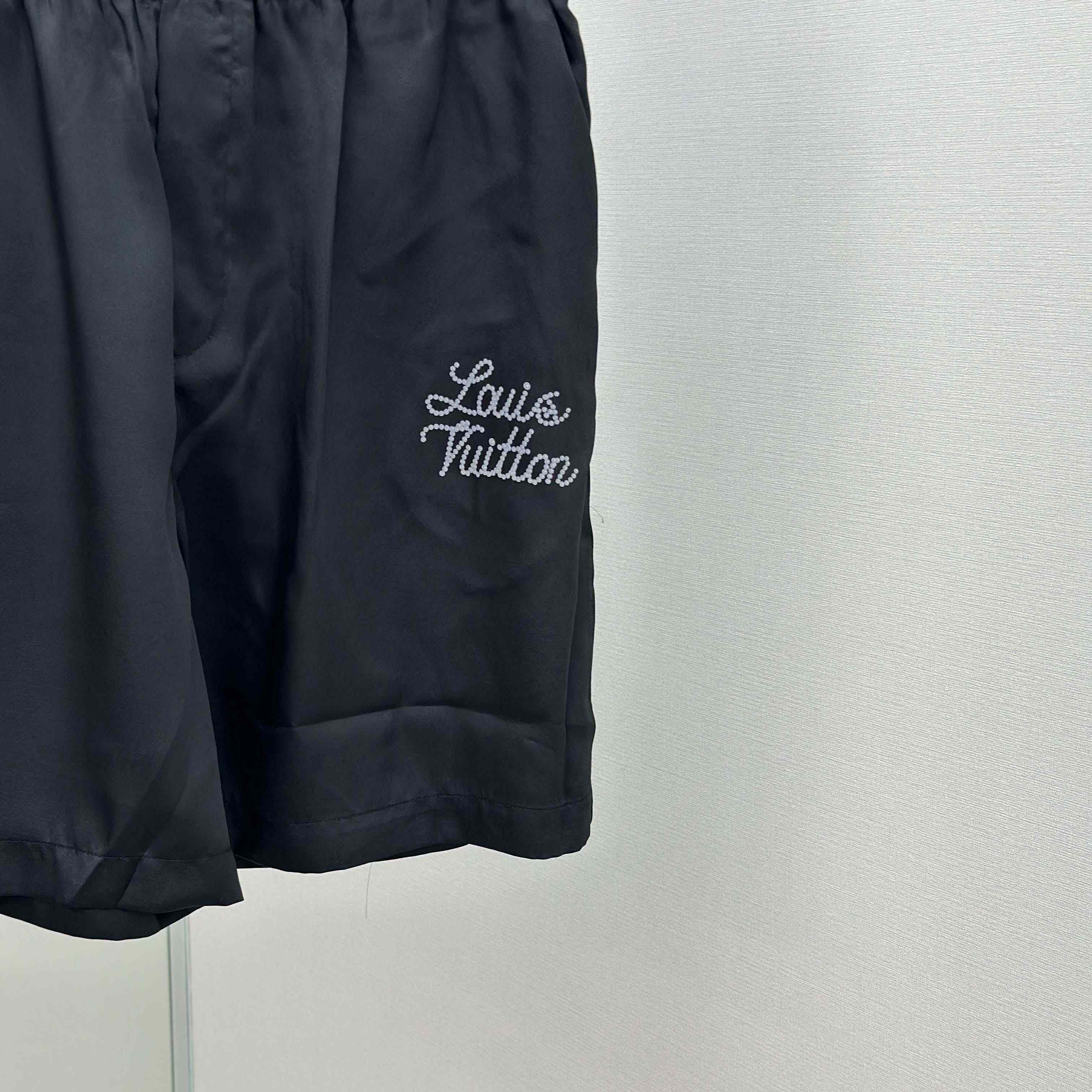 Louis Vuitton Printed Signature Silk Shorts   1AIMG3 - DesignerGu
