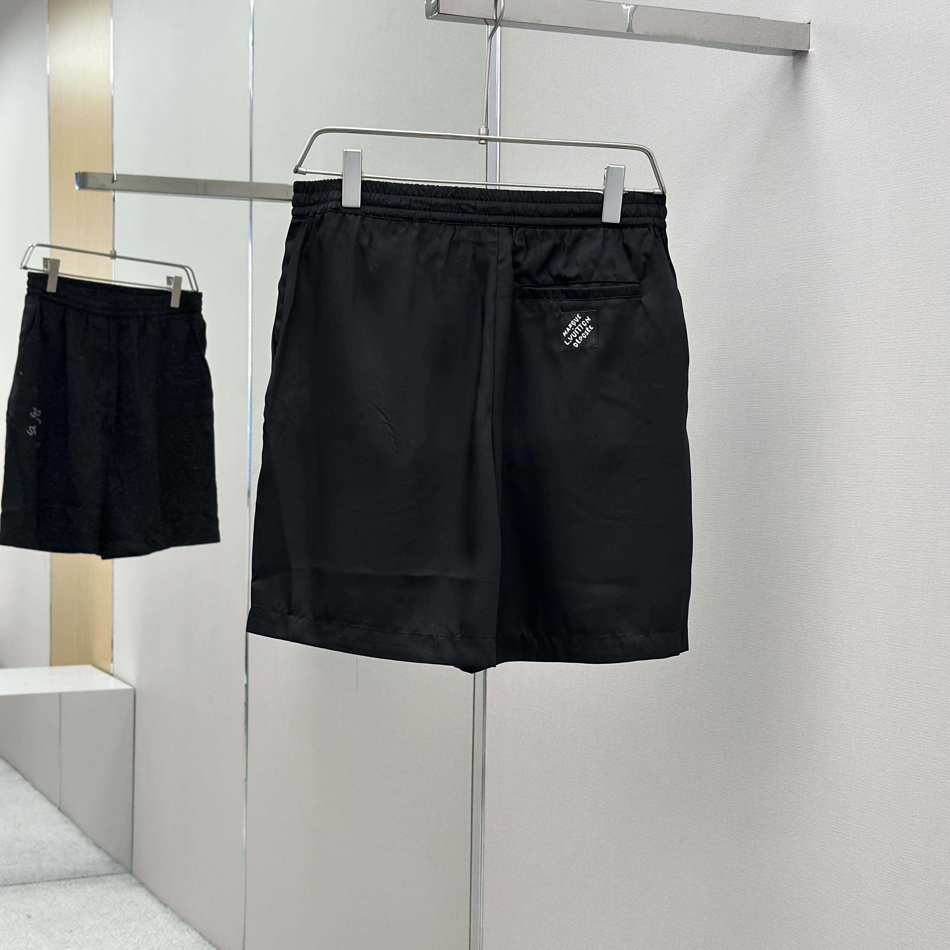 Louis Vuitton Printed Signature Silk Shorts   1AIMG3 - DesignerGu