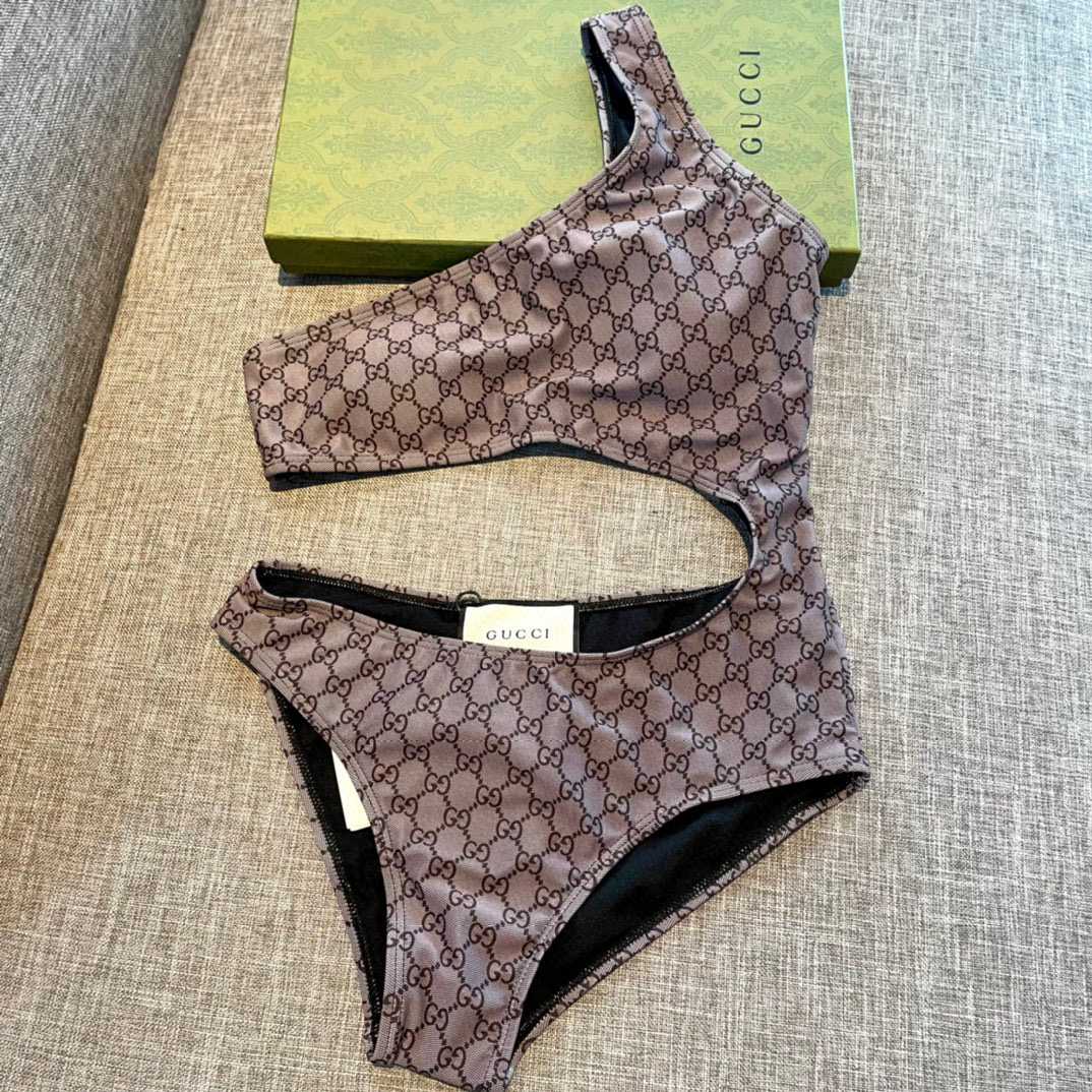Gucci one-piece Swimsuit - DesignerGu