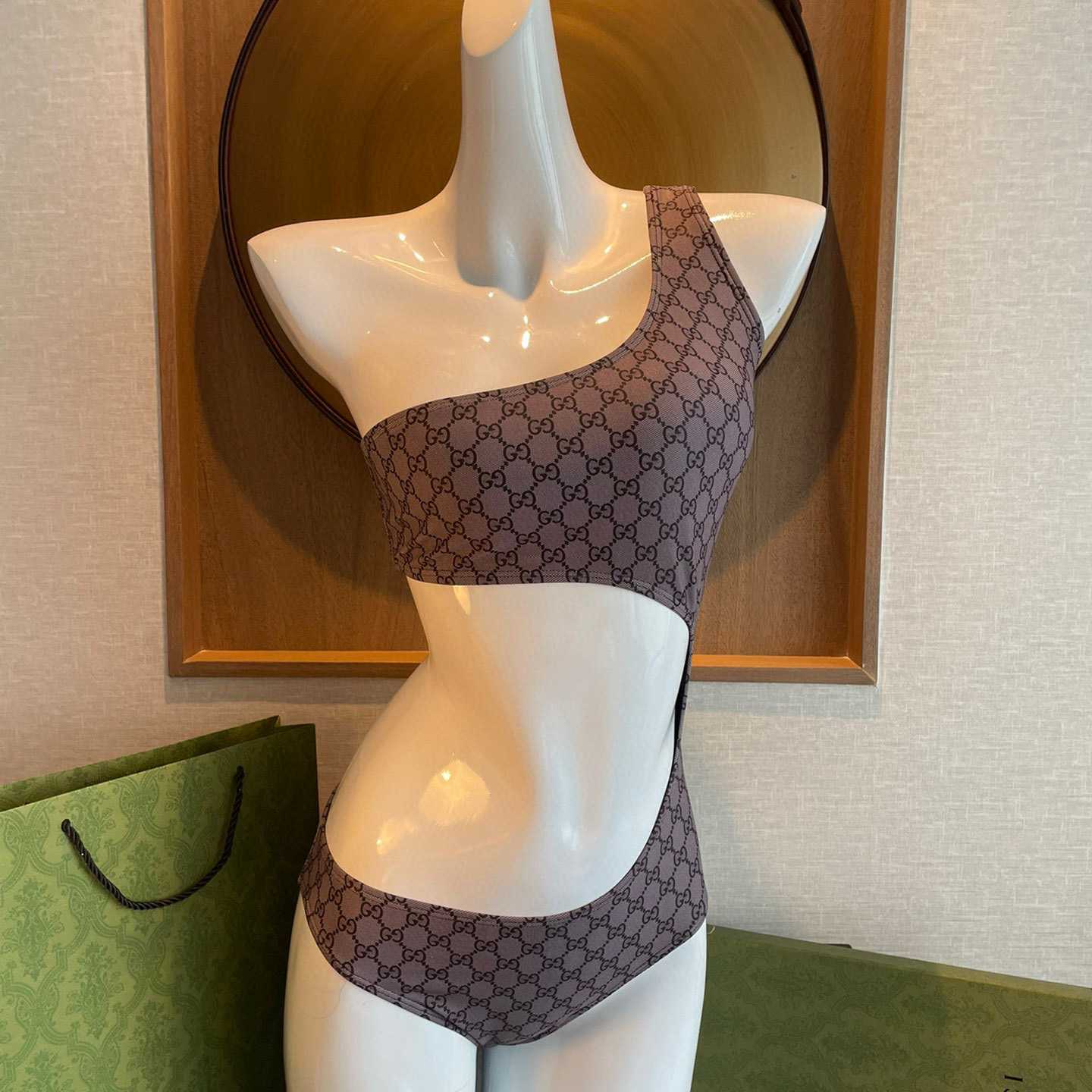 Gucci one-piece Swimsuit - DesignerGu