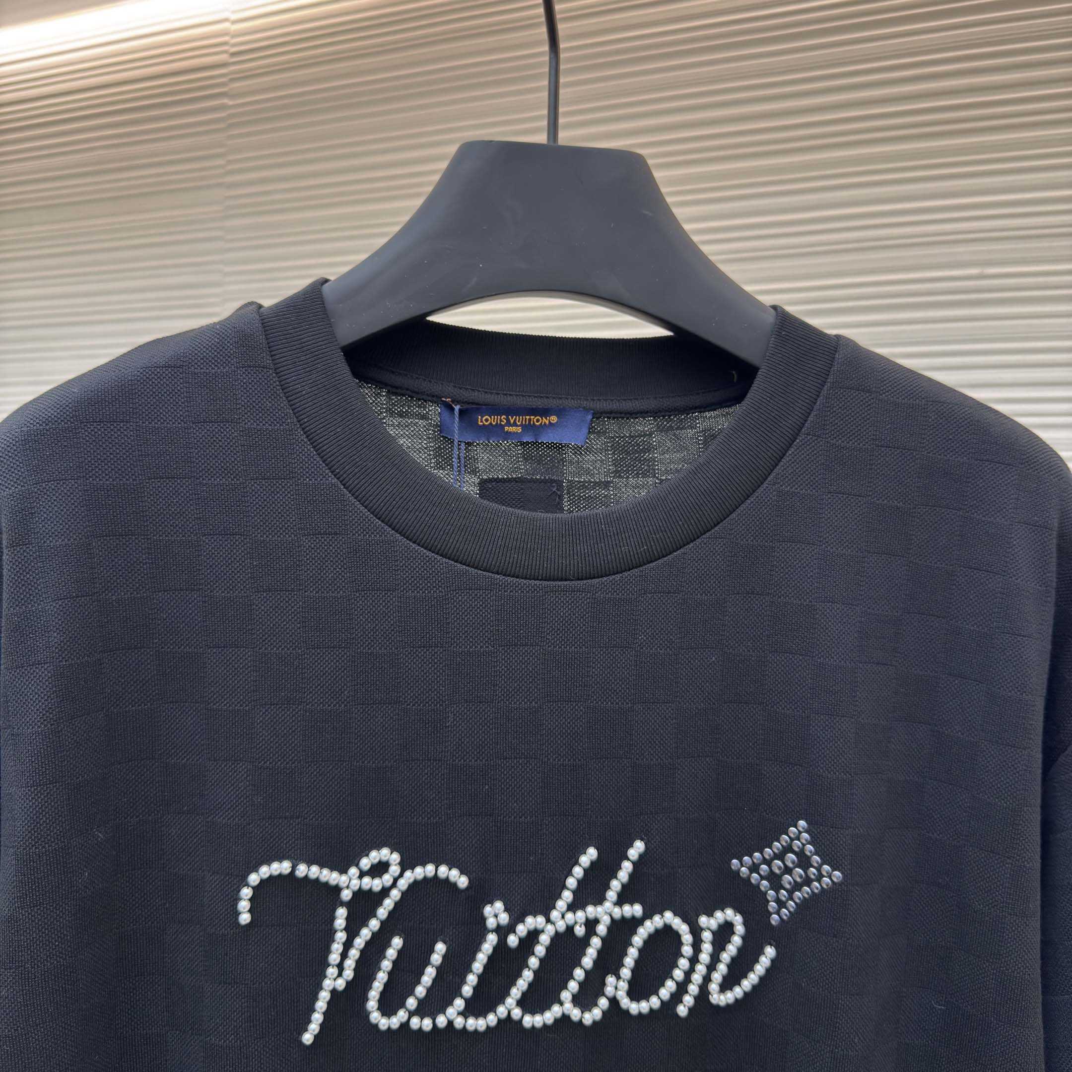 Louis Vuitton Signature Embellished T-Shirt   1AIMLZ - DesignerGu