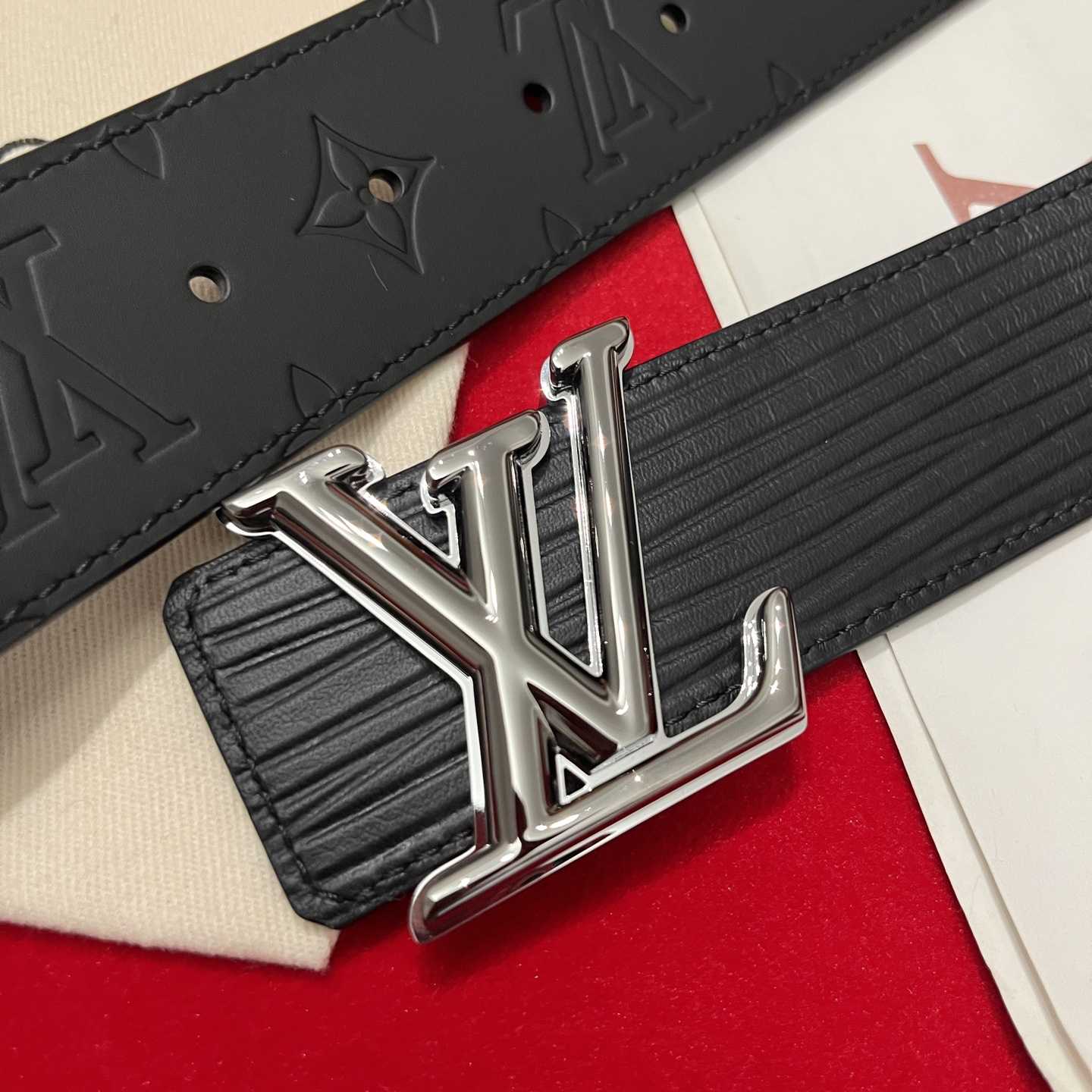 Louis Vuitton Reversible Belt  4cm - DesignerGu