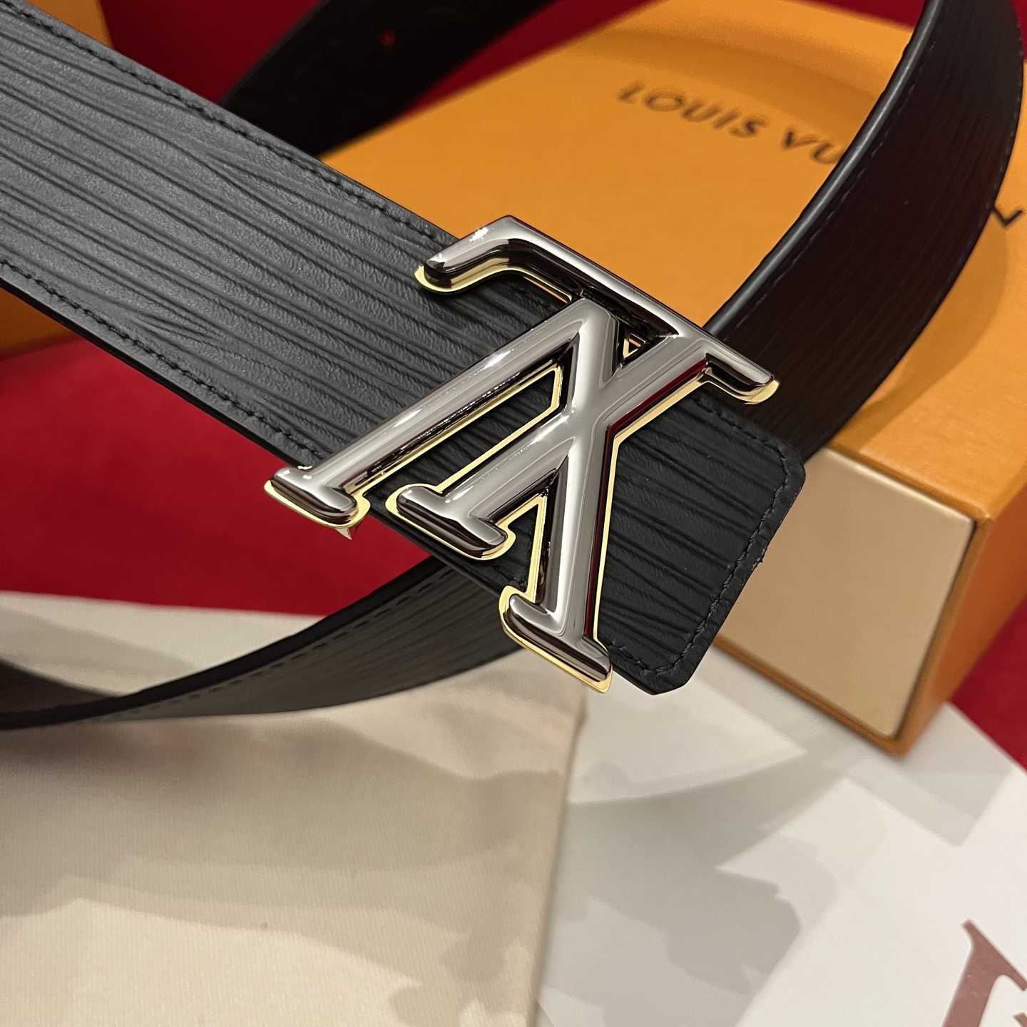 Louis Vuitton Reversible Belt  4cm - DesignerGu