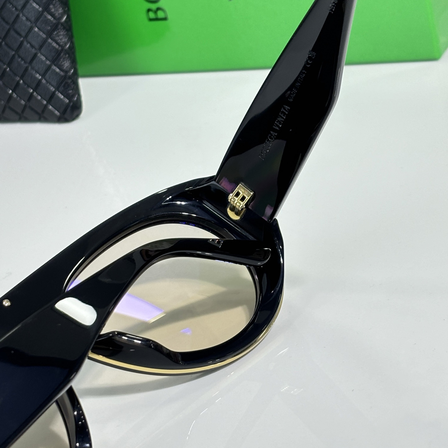 Bottega Veneta BV1362S Sunglasses   - DesignerGu