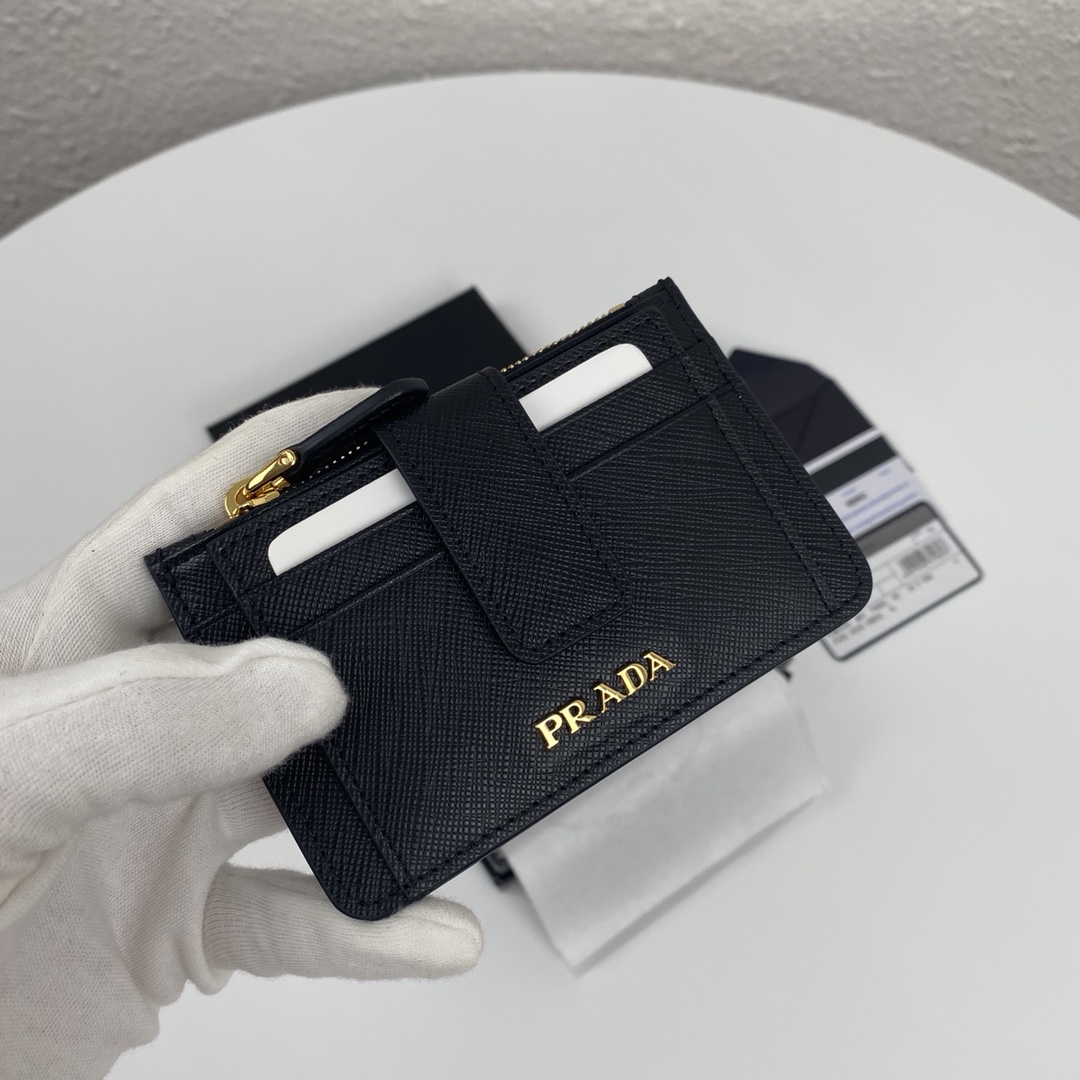Prada Card Wallet （12-7.5cm） - DesignerGu
