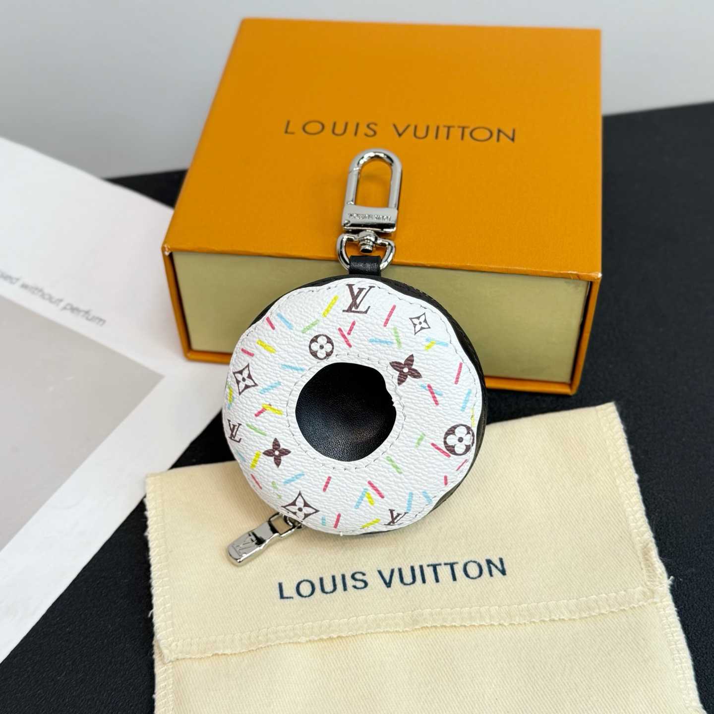 Louis Vuitton LV Donut Bag Charm    Louis Vuitton LV Donut Bag Charm    - DesignerGu