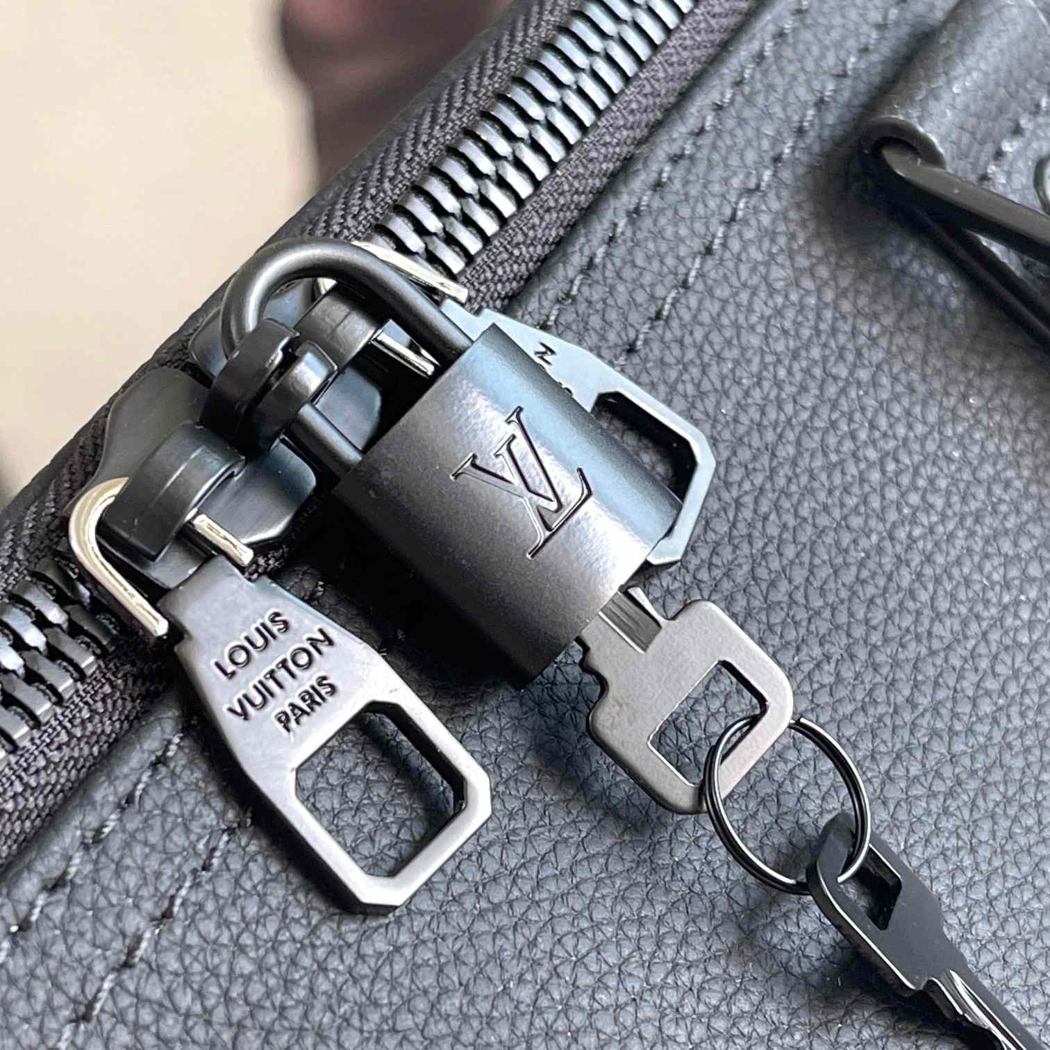 Louis Vuitton Keepall Bandoulière 50   M26118 - DesignerGu