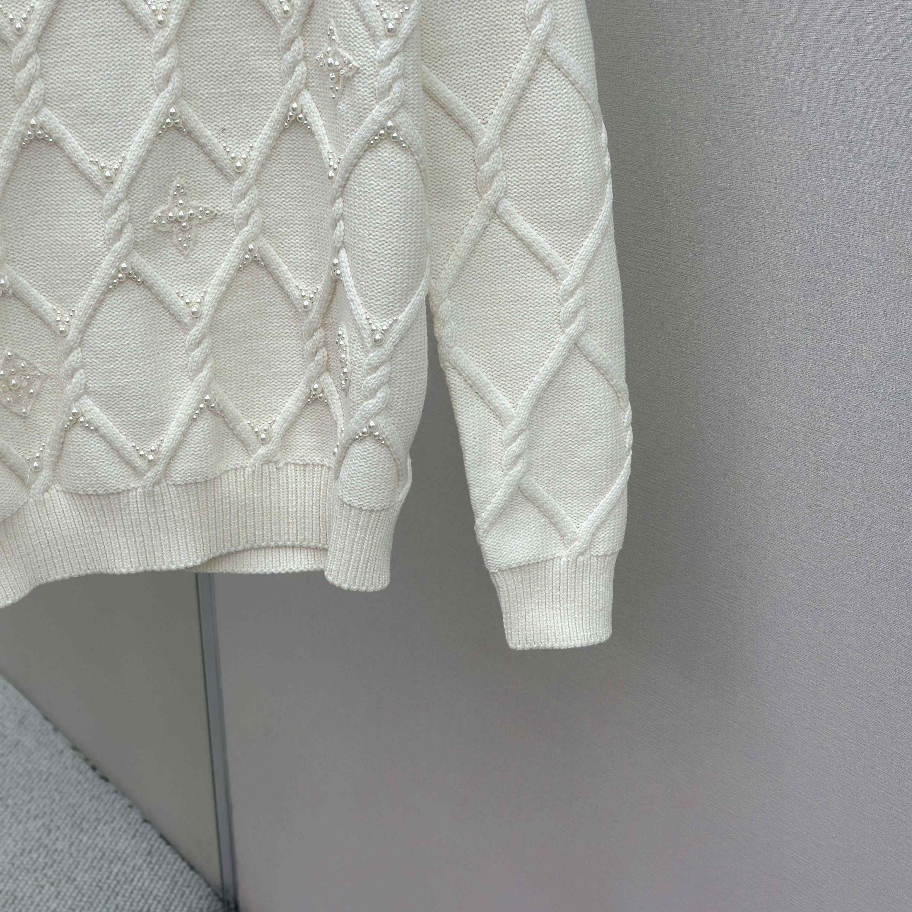 Louis Vuitton Embellished Cable Knit Wool Blend Pullover   1AGJUZ - DesignerGu
