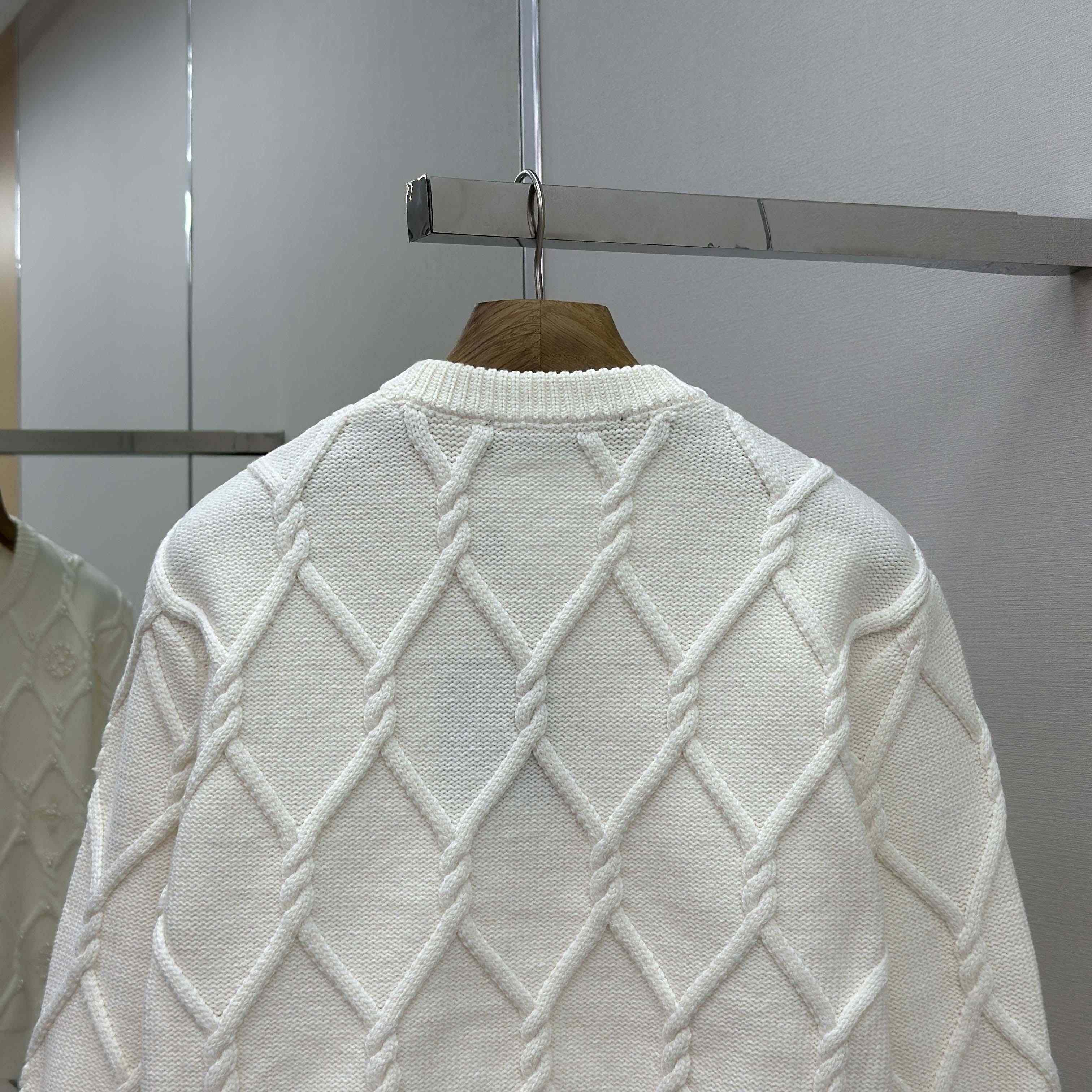 Louis Vuitton Embellished Cable Knit Wool Blend Pullover   1AGJUZ - DesignerGu