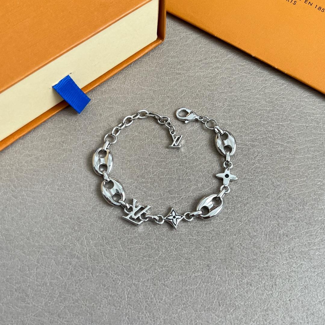 Louis Vuitton LV Sailor Medium Bracelet   M03187 - DesignerGu