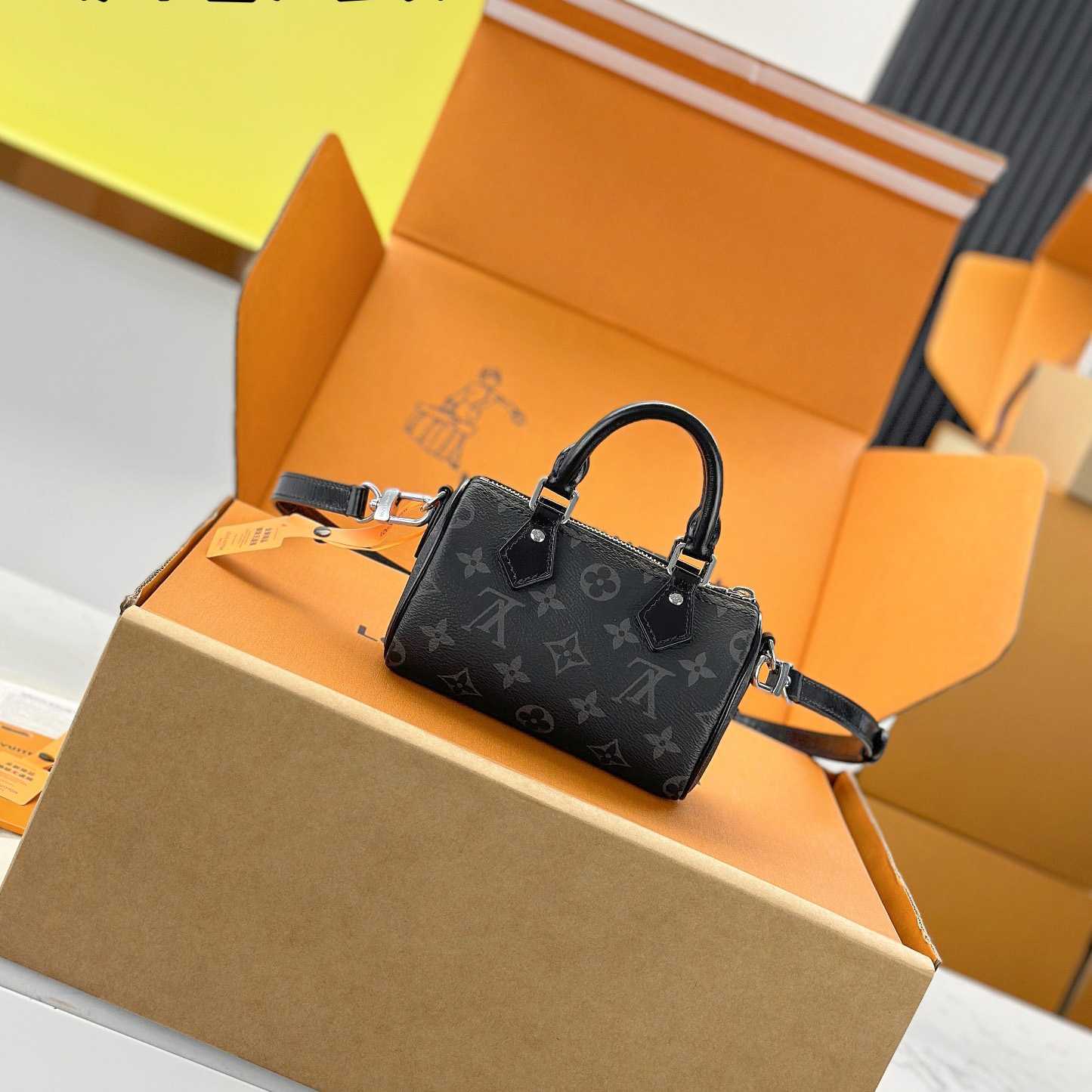 Louis Vuitton Nano Speedy   M26573 Louis Vuitton Nano Speedy   M26573 - DesignerGu