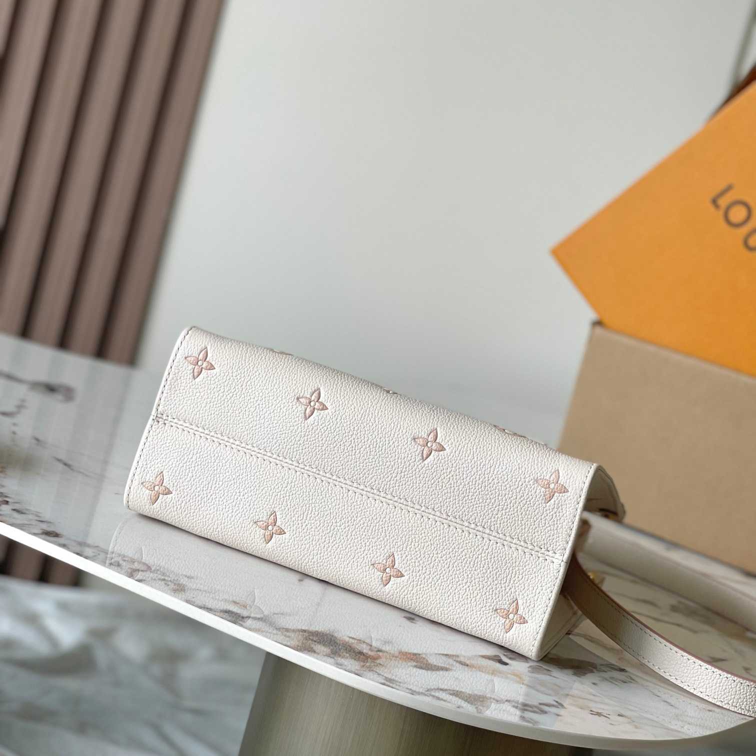 Louis Vuitton OnTheGo PM   M14403 - DesignerGu