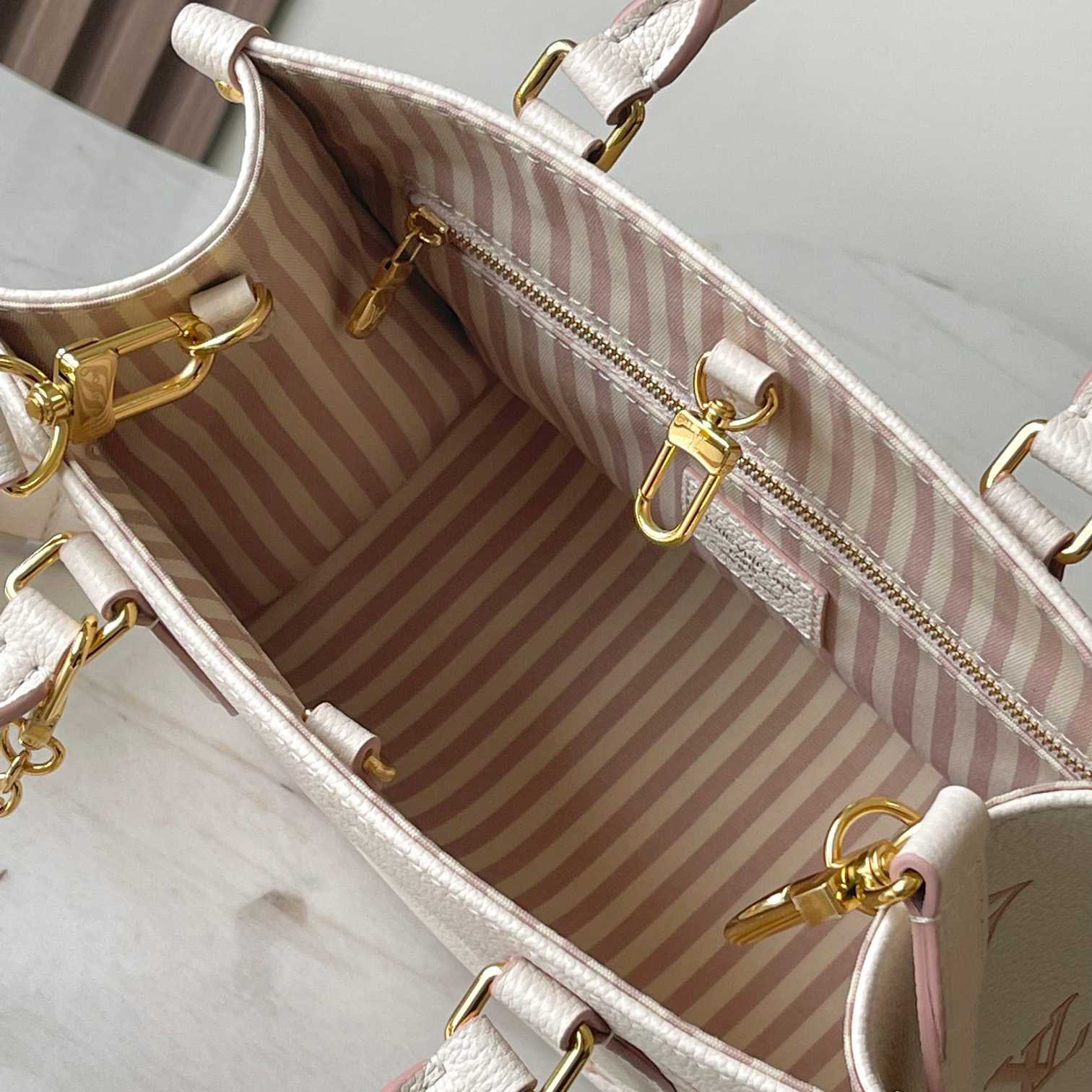 Louis Vuitton OnTheGo PM   M14403 - DesignerGu