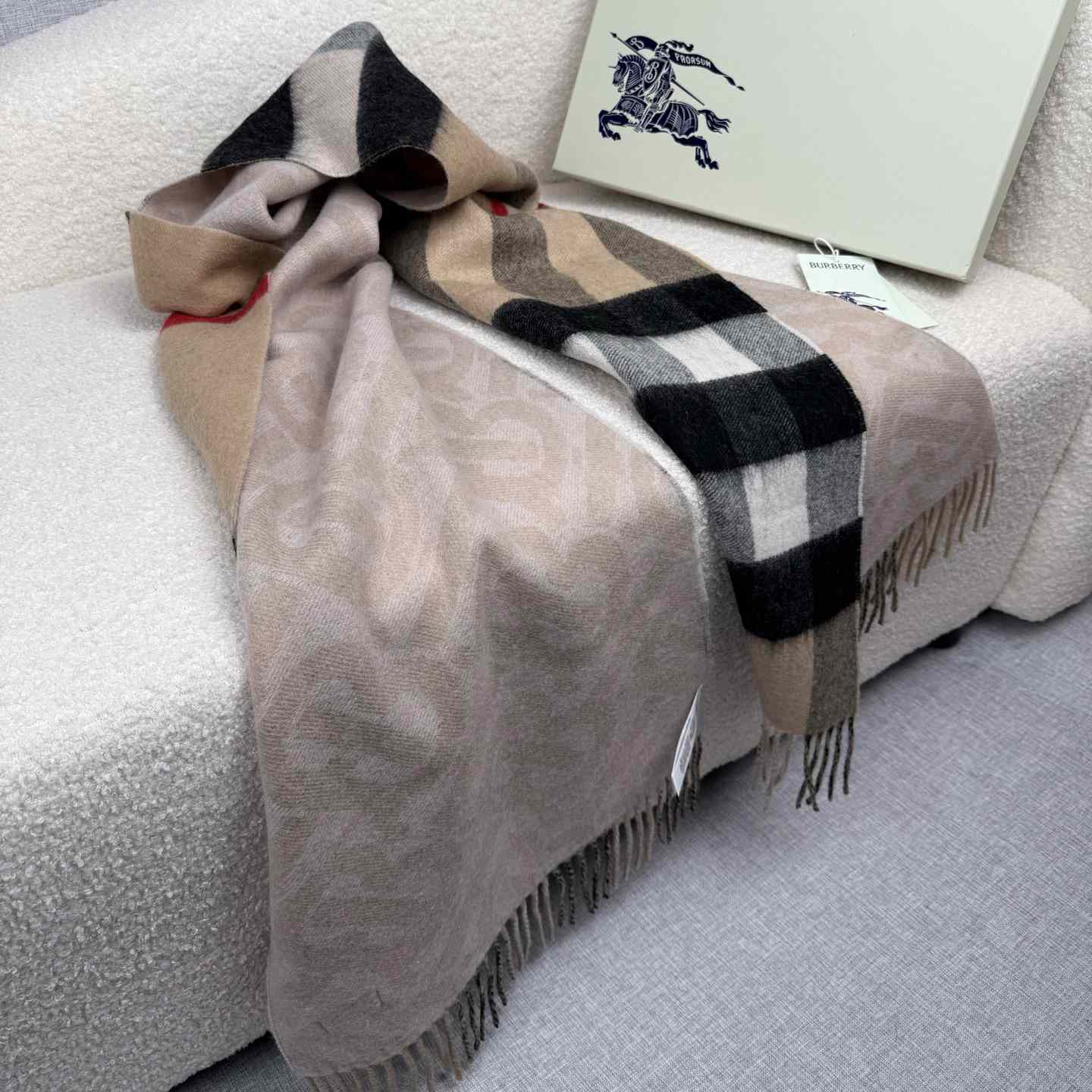 Burberry Reversible Check And Monogram Cashmere Scarf  - DesignerGu