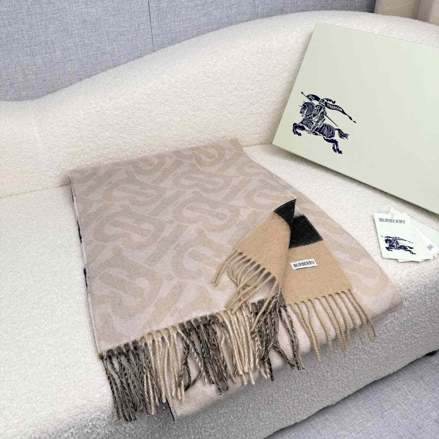 Burberry Reversible Check And Monogram Cashmere Scarf  - DesignerGu