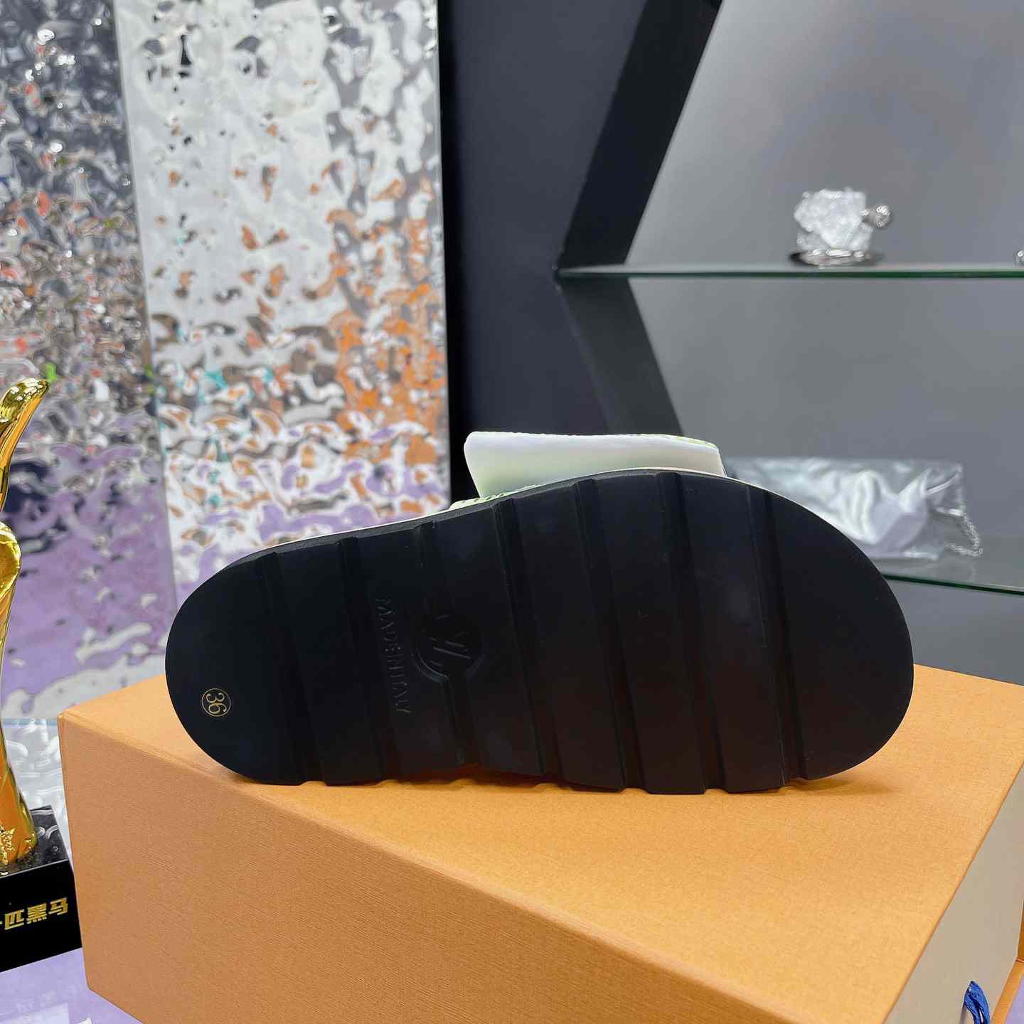 Louis Vuitton Pool Pillow Flat Comfort Mule - DesignerGu