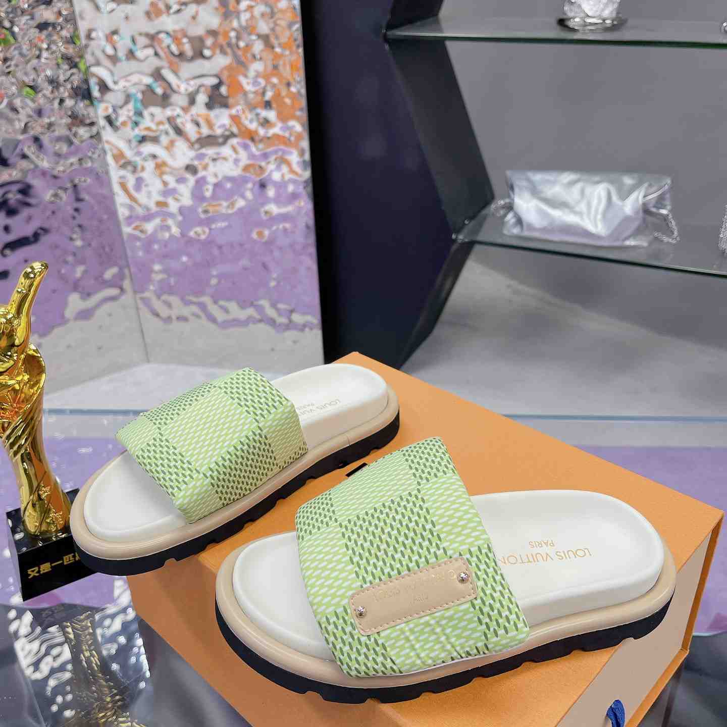 Louis Vuitton Pool Pillow Flat Comfort Mule - DesignerGu