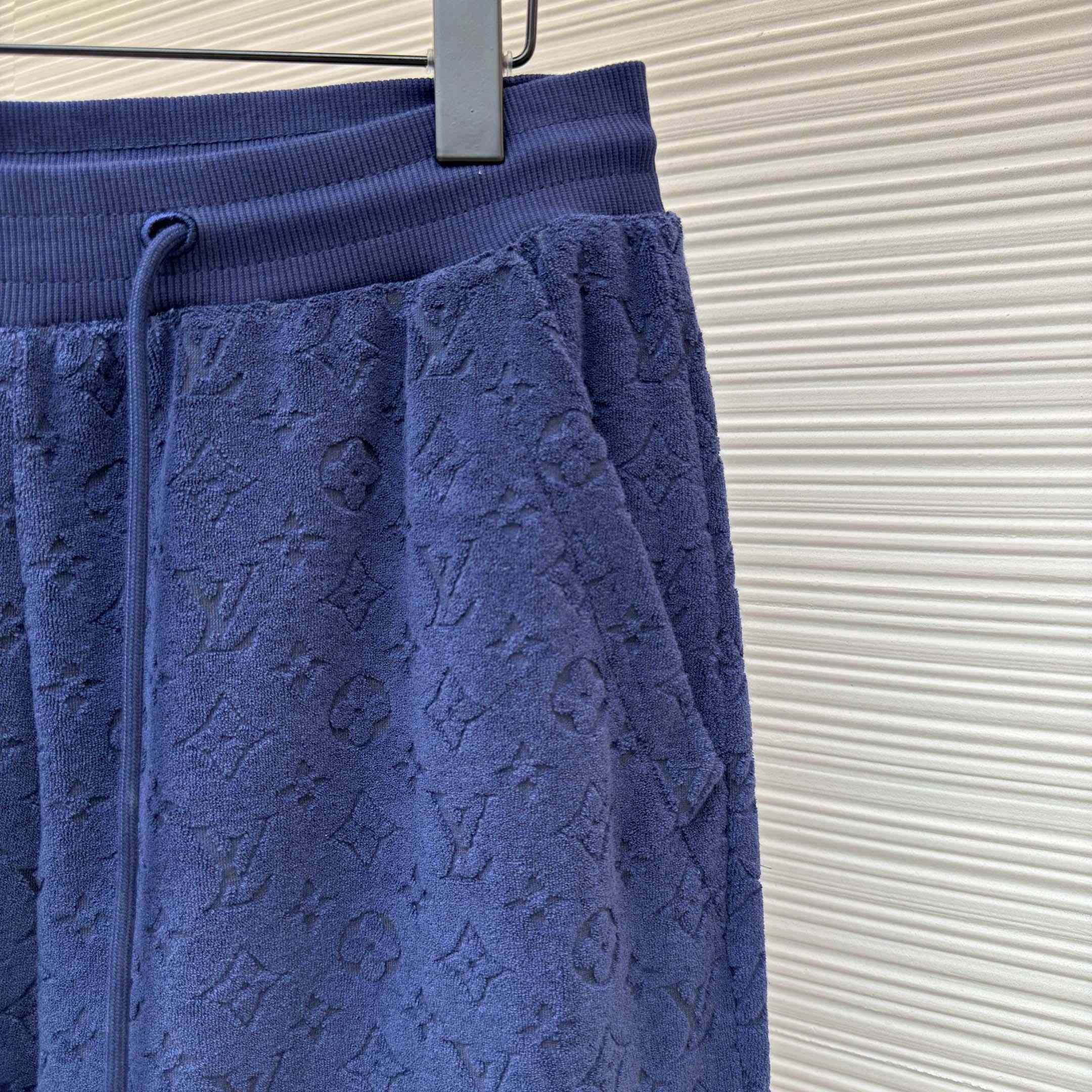 Louis Vuitton Monogram French Terry Shorts    1AHUX6 - DesignerGu