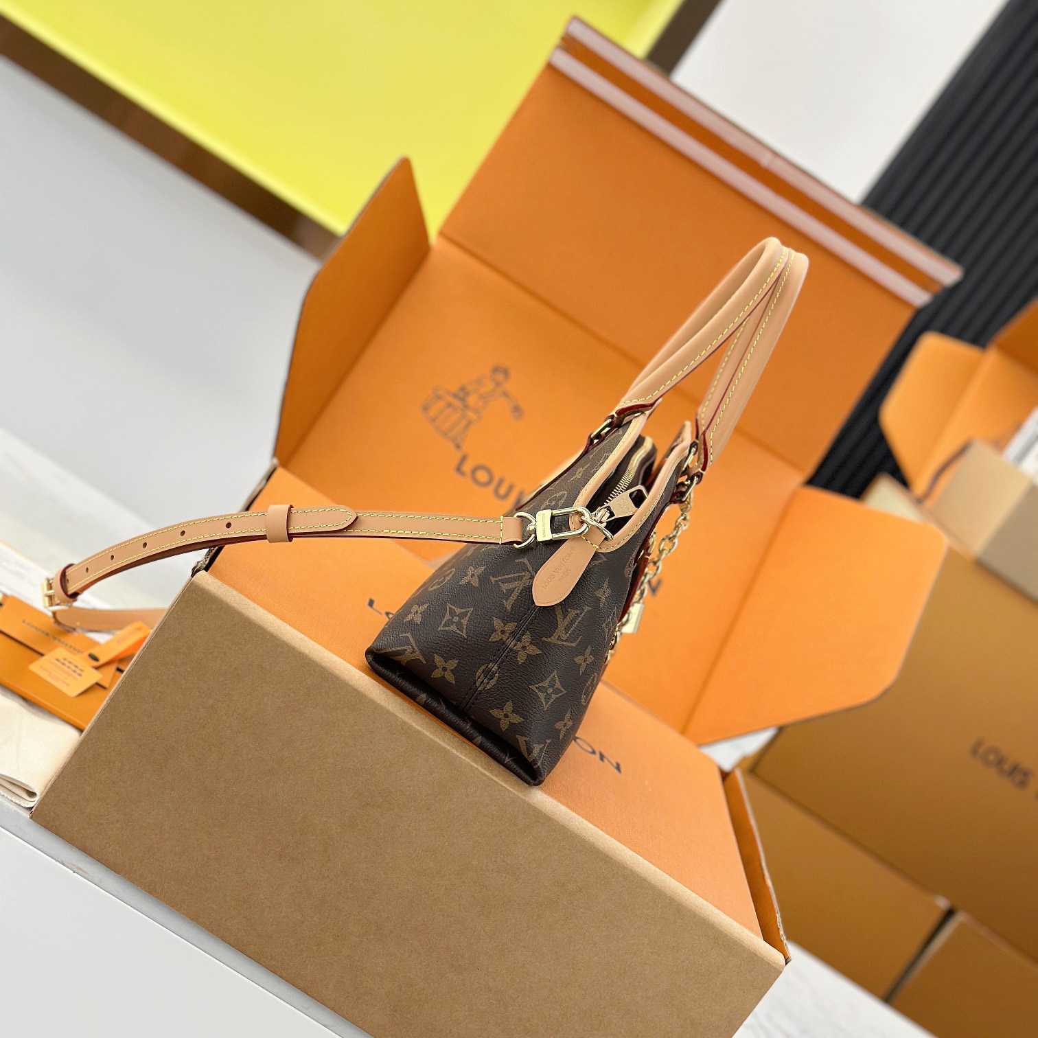 Louis Vuitton Ever More PM   M15208 - DesignerGu