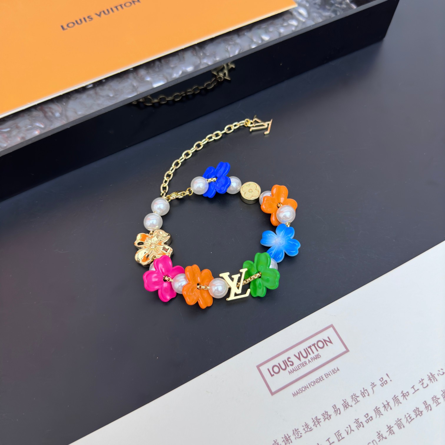 Louis Vuitton LV Surfin' Flower Bracelet   M1603A - DesignerGu