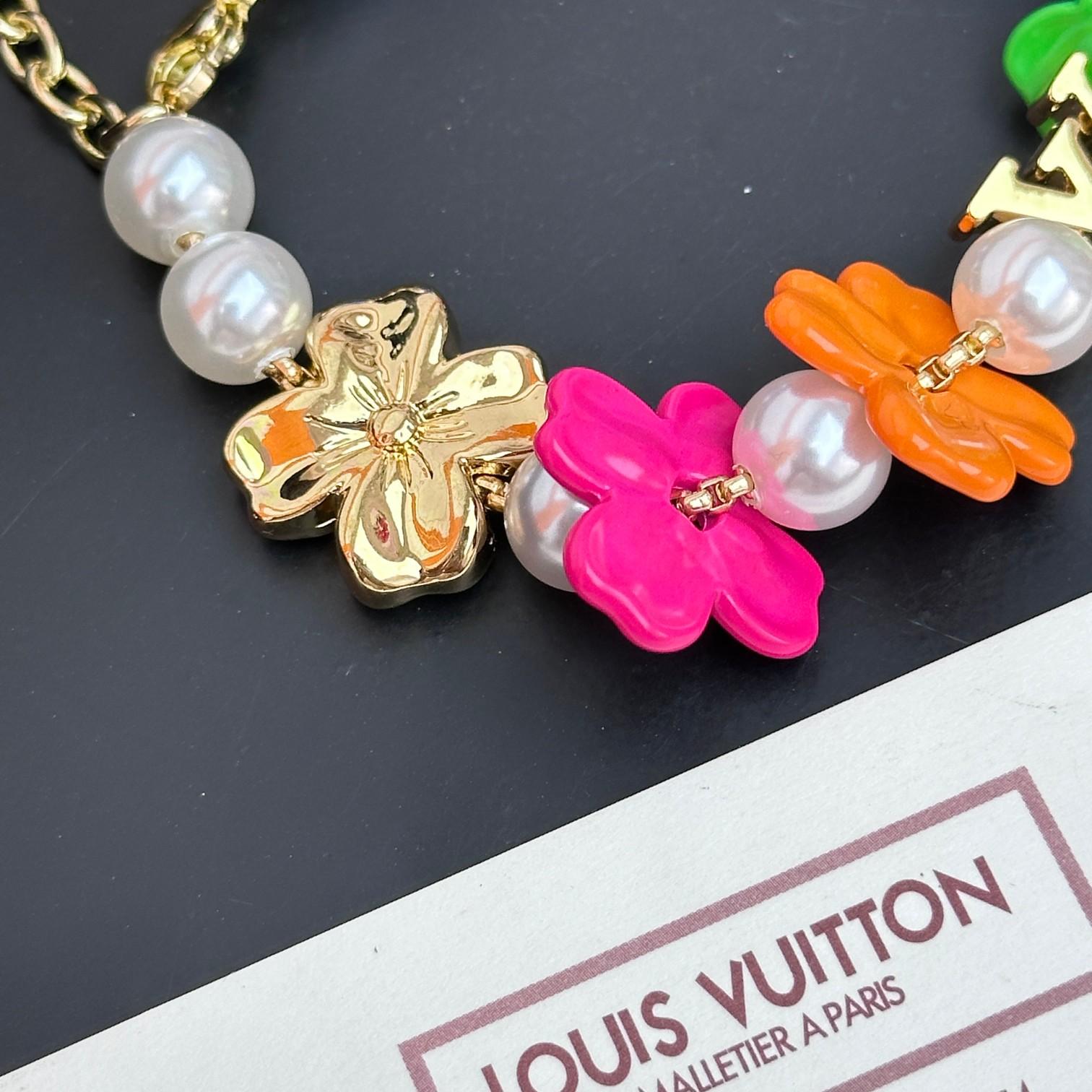 Louis Vuitton LV Surfin' Flower Bracelet   M1603A - DesignerGu