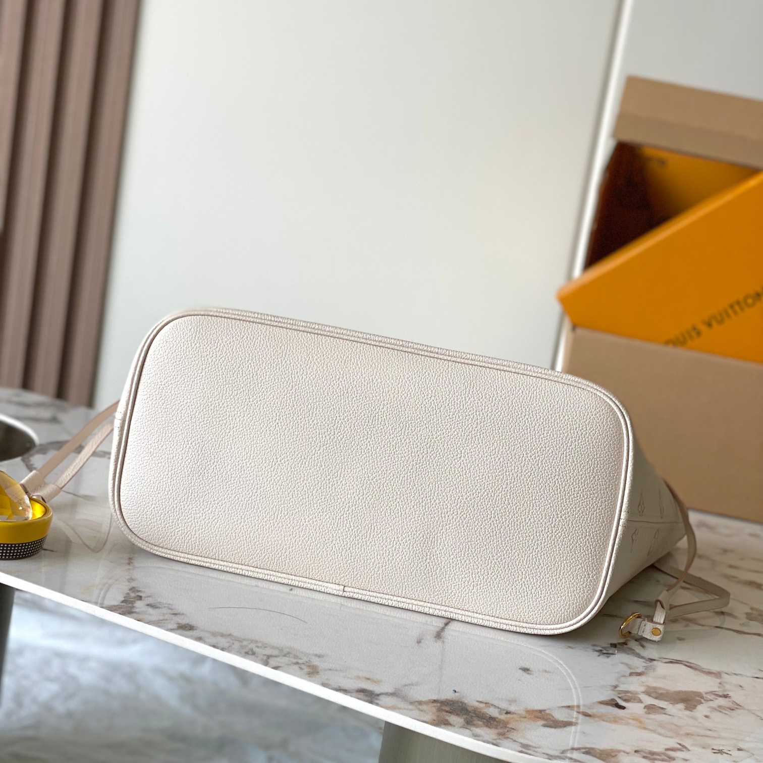 Louis Vuitton Neverfull MM   M14285 - DesignerGu