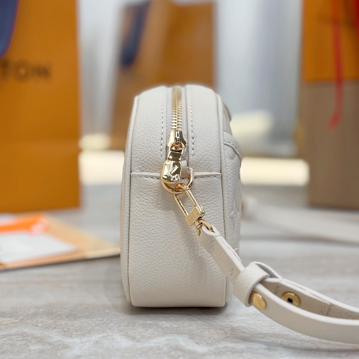 Louis Vuitton Tiny Camera Bag   M26509 - DesignerGu