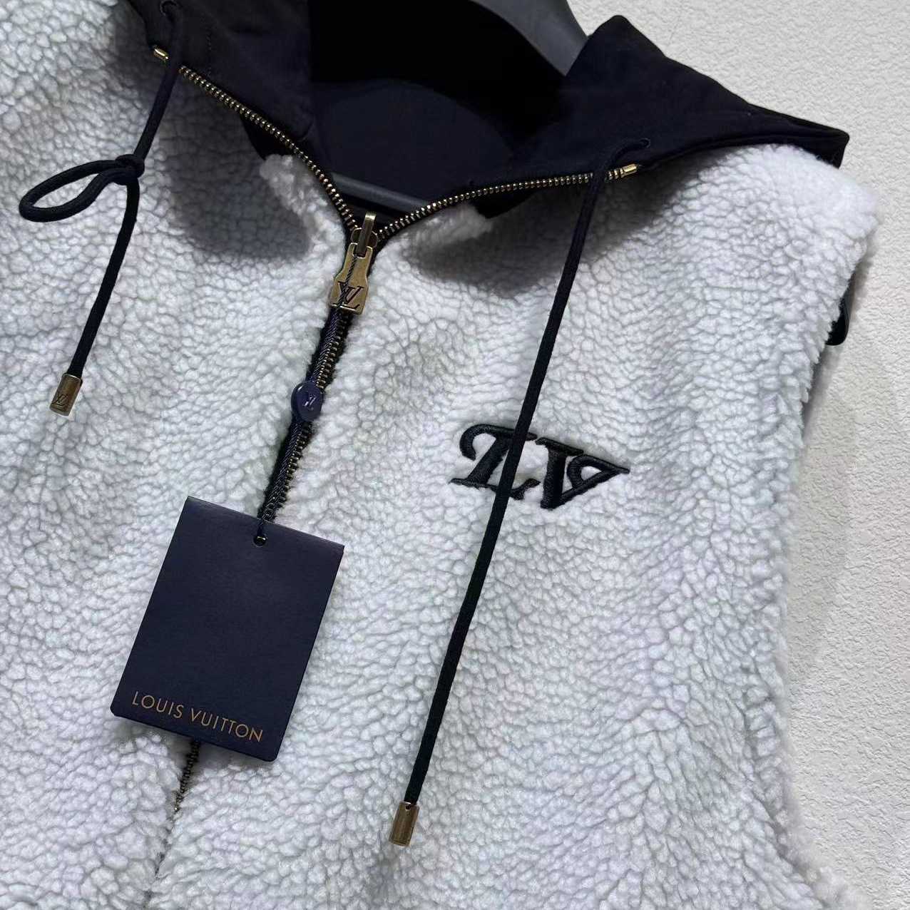 Louis Vuitton Reversible Fleece Gilet    - DesignerGu