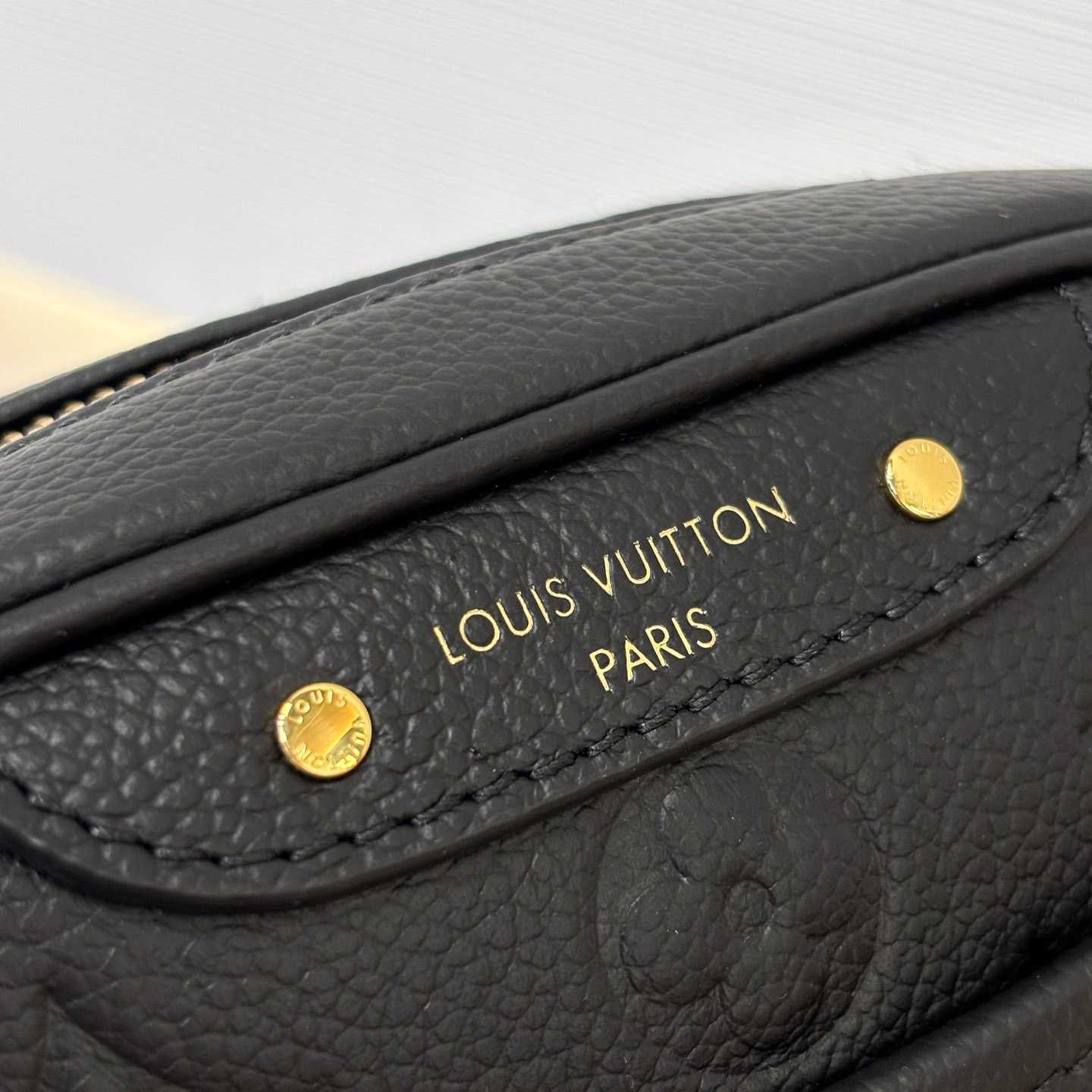 Louis Vuitton Tiny Camera Bag   M25518 - DesignerGu