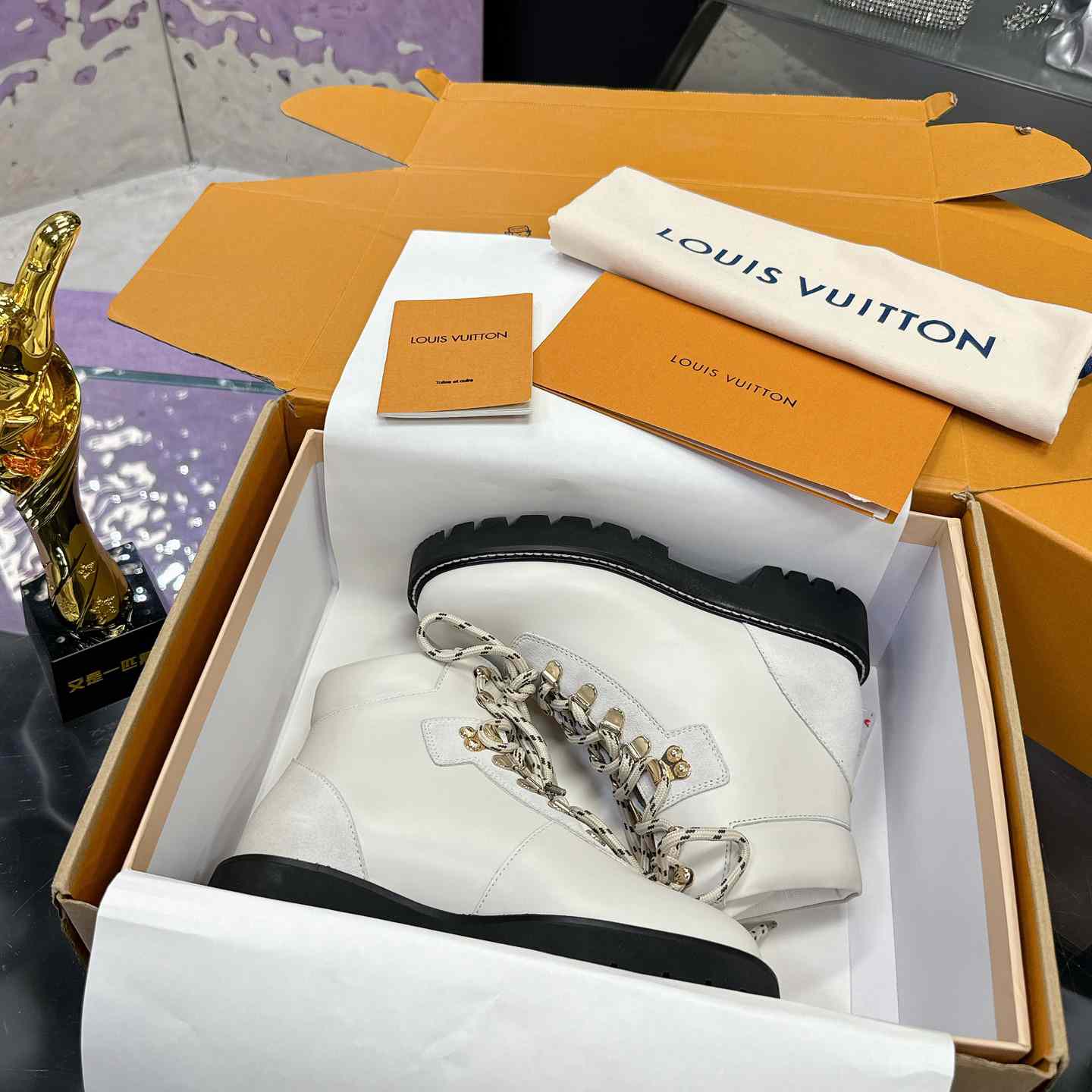 Louis Vuitton Territory Flat Ranger     1ACICS - DesignerGu