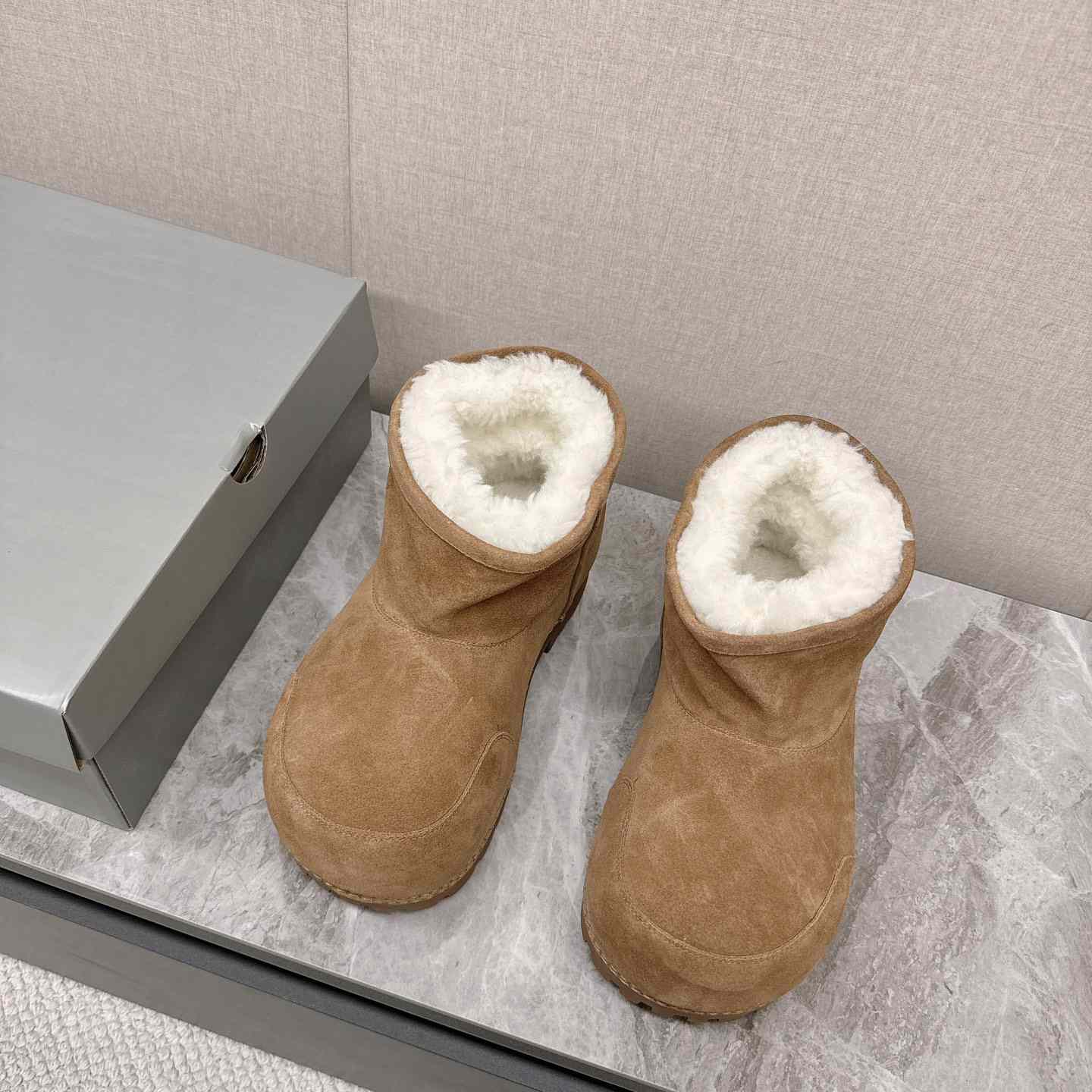 Balenciaga Alaska boots - DesignerGu