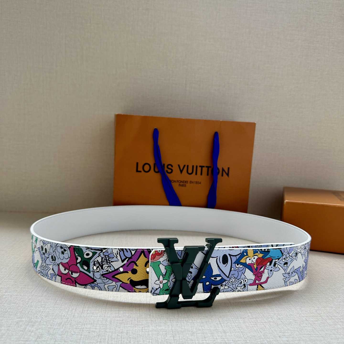 Louis Vuitton LV Initiales 40mm Reversible Belt   Louis Vuitton LV Initiales 40mm Reversible Belt   - DesignerGu