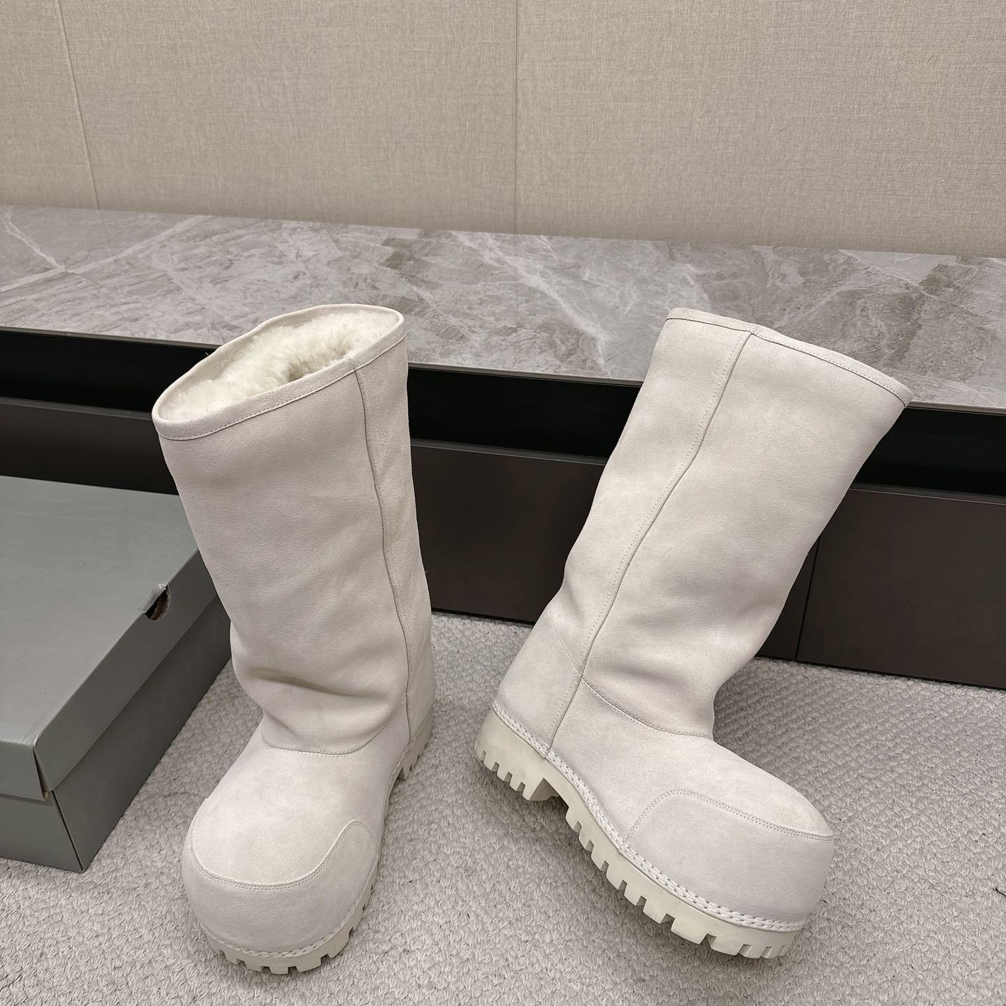 Balenciaga boots - DesignerGu