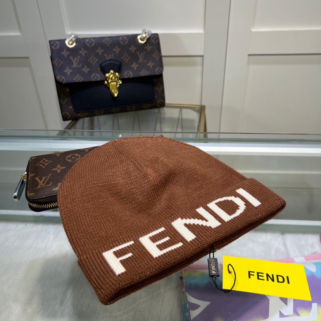 Fendi Beanie Fendi Beanie - DesignerGu
