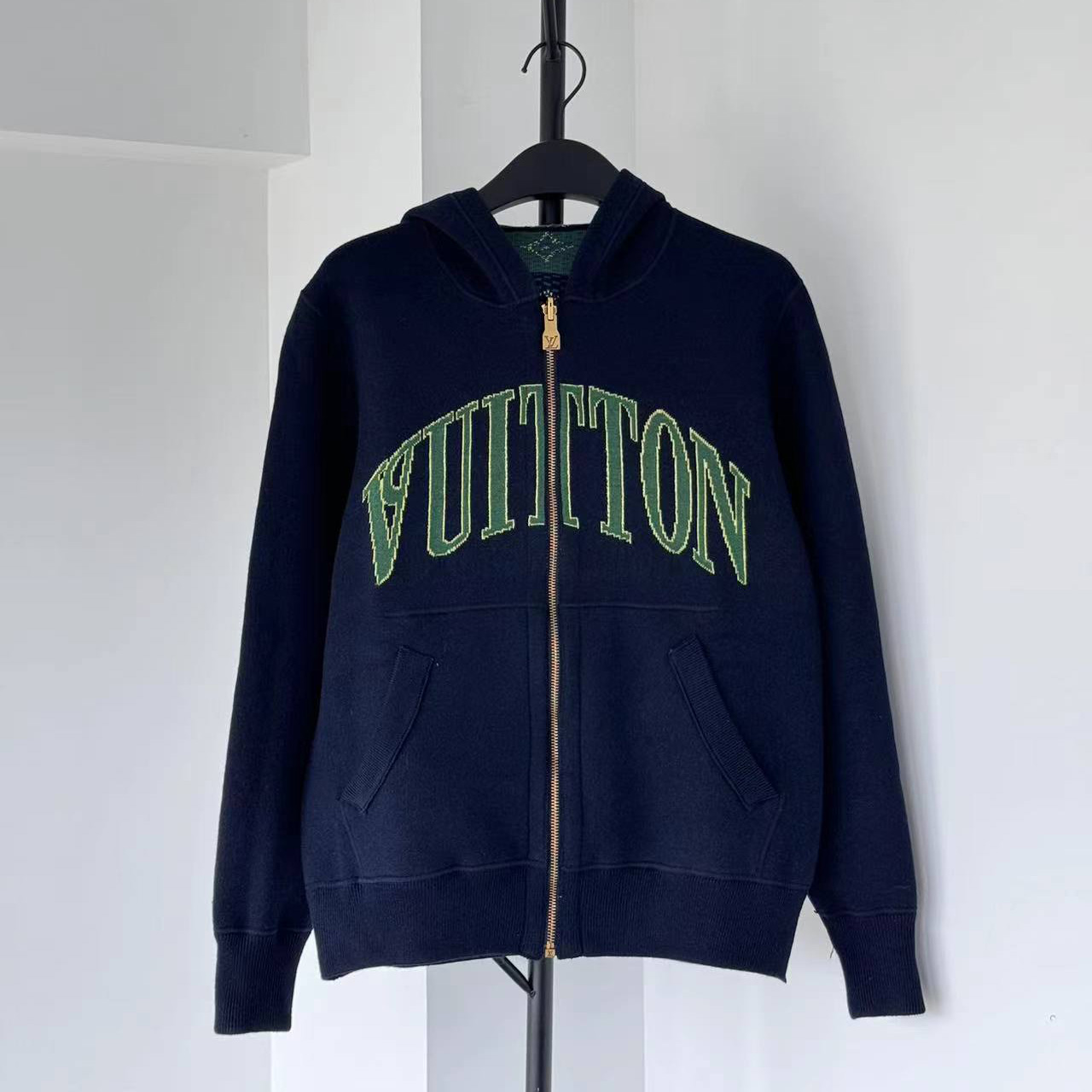 Louis Vuitton Monogram Double Face Reversible Hoodie    1AIJZ5 - DesignerGu