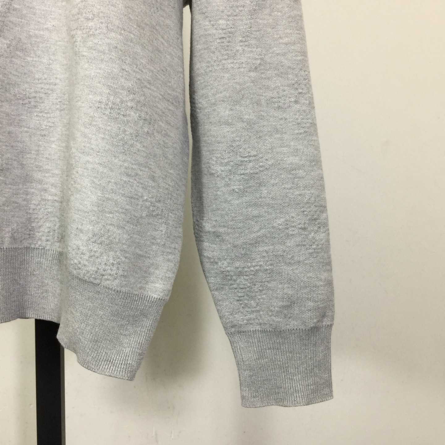 Louis Vuitton Monogram Embossed Pullover   1AIWG4 - DesignerGu