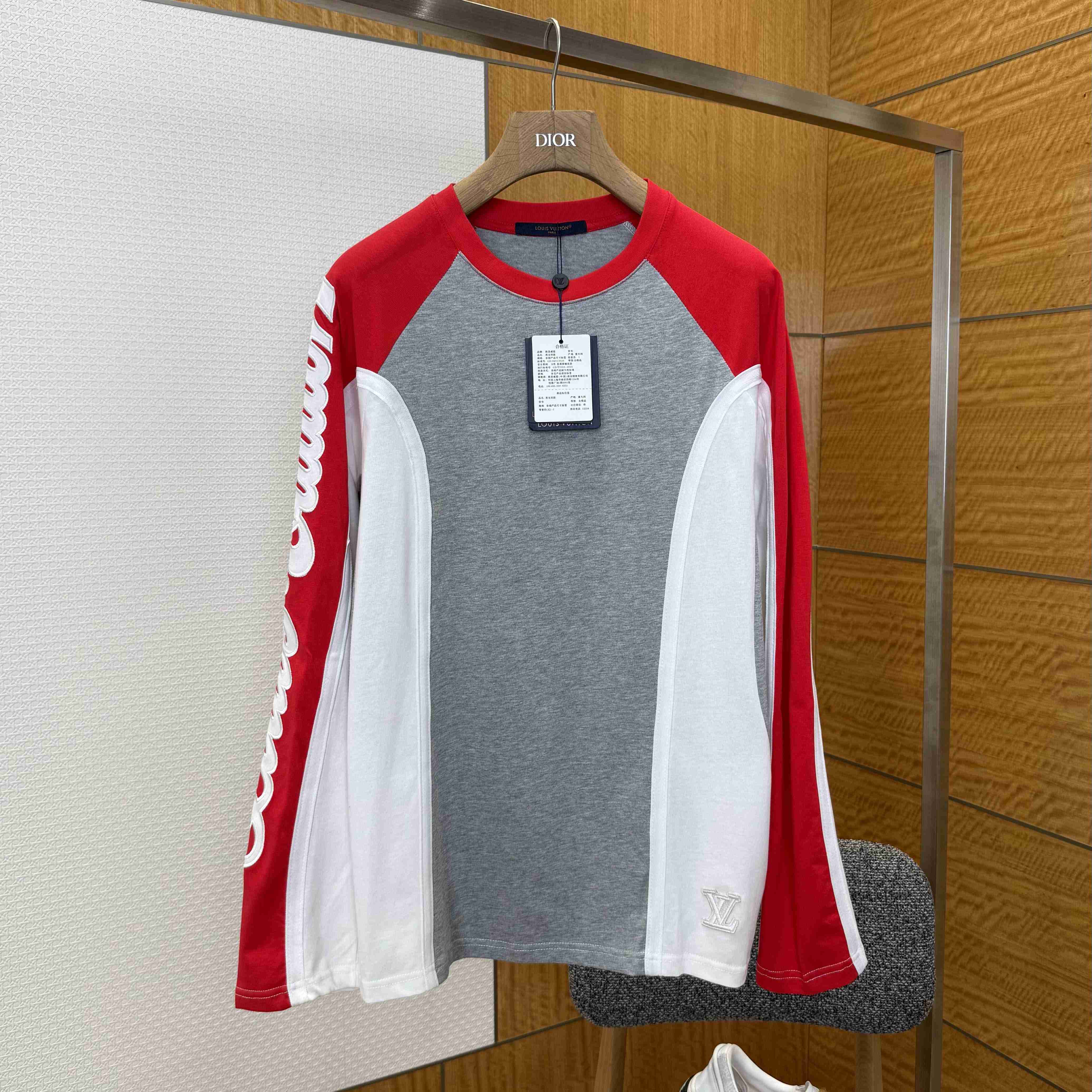 Louis Vuitton Signature Long-Sleeved T-Shirt   1AJCED - DesignerGu