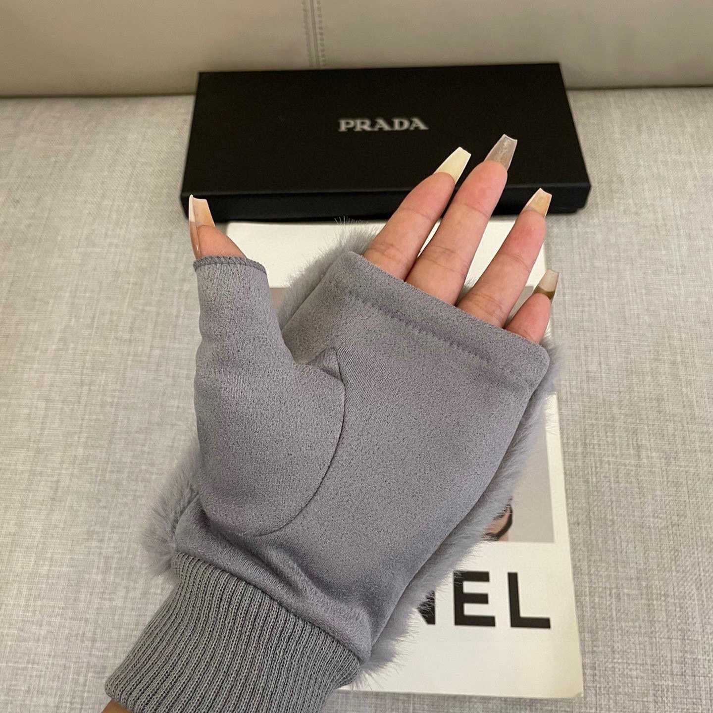 Prada Women's Gloves  - DesignerGu