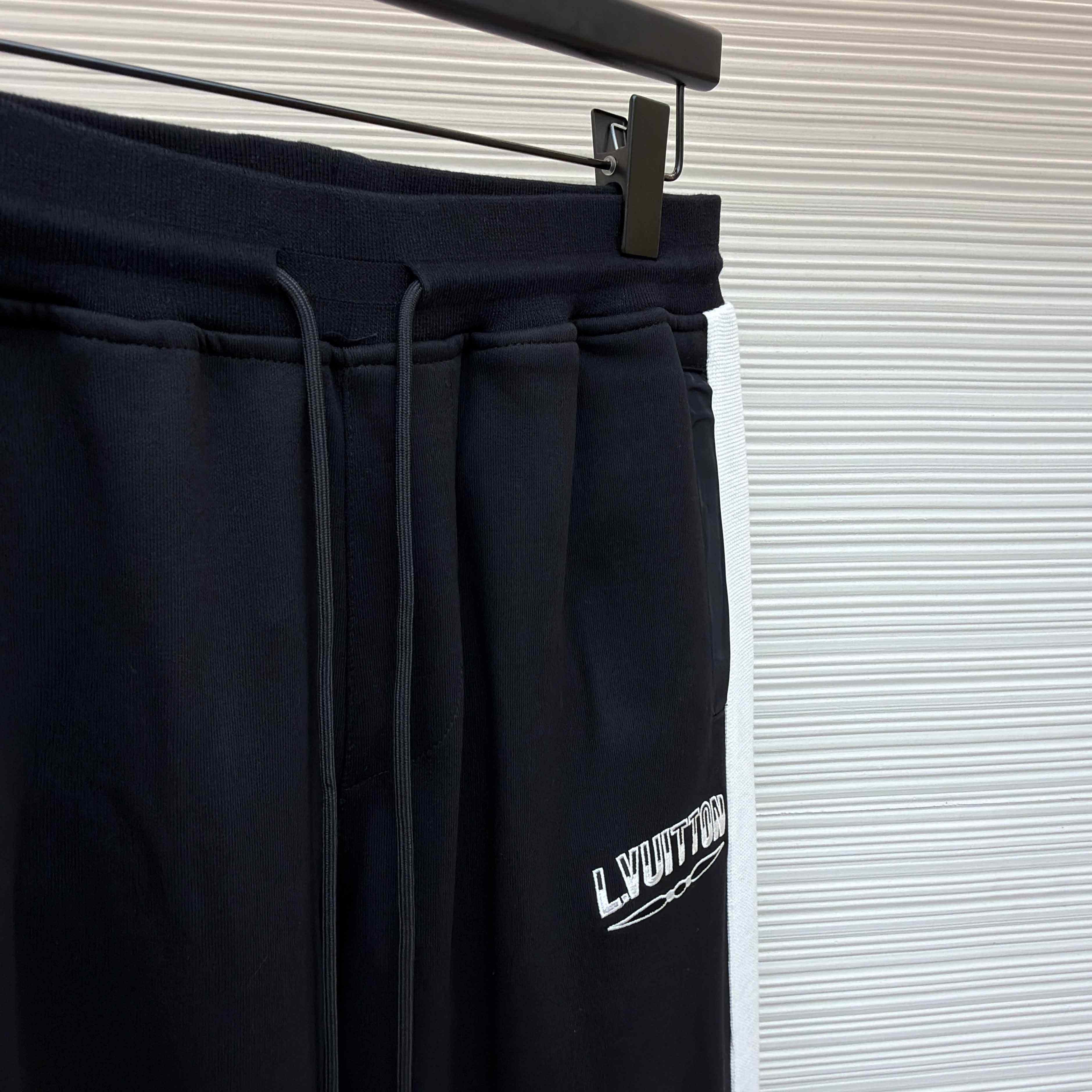 Louis Vuitton Hybrid Jersey Pants   1AHWAR - DesignerGu