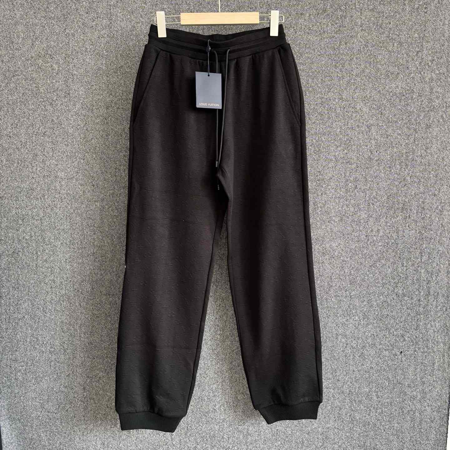 Louis Vuitton Monogram Track Pants   1A7Y05 - DesignerGu